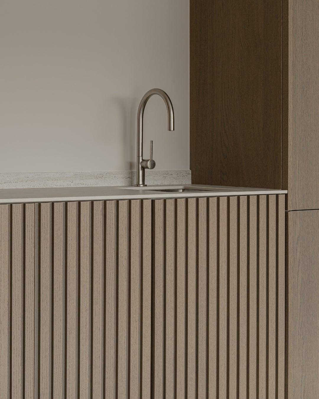 Kitchen design - project with Shinnoki manhattan oak - wood veneer - decospan