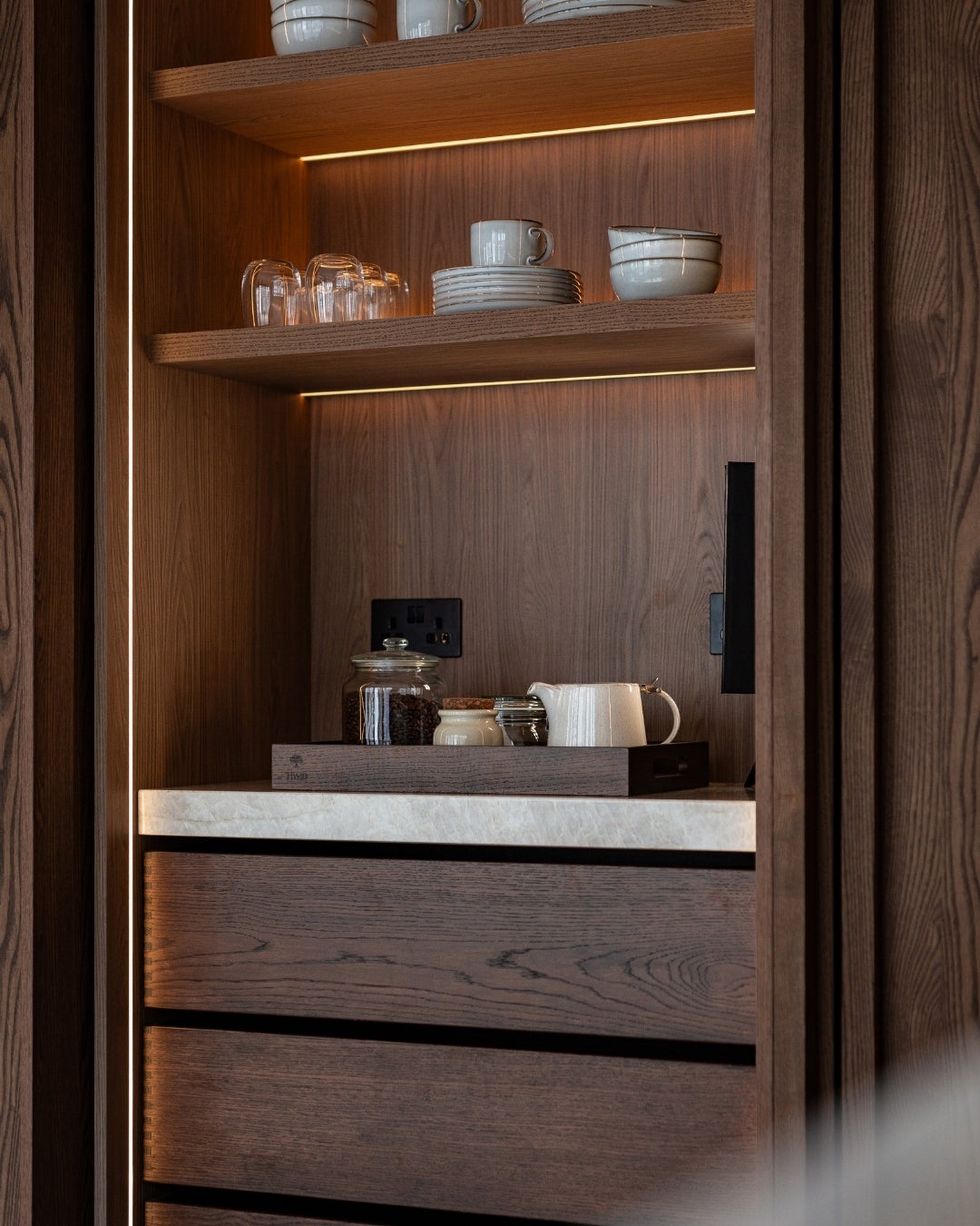 Kitchen - wood veneer - Shinnoki Cinnamon Triba - interior design - cabinetry