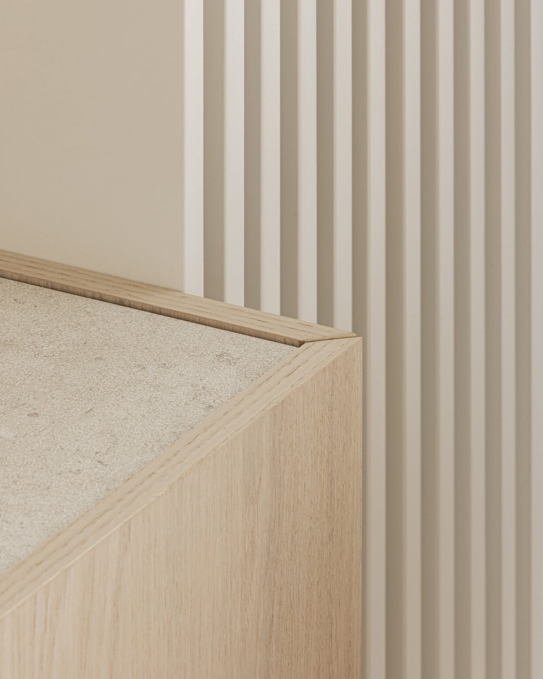 cabinetry living room - interior design - wood veneer - shinnoki milk oak - detail