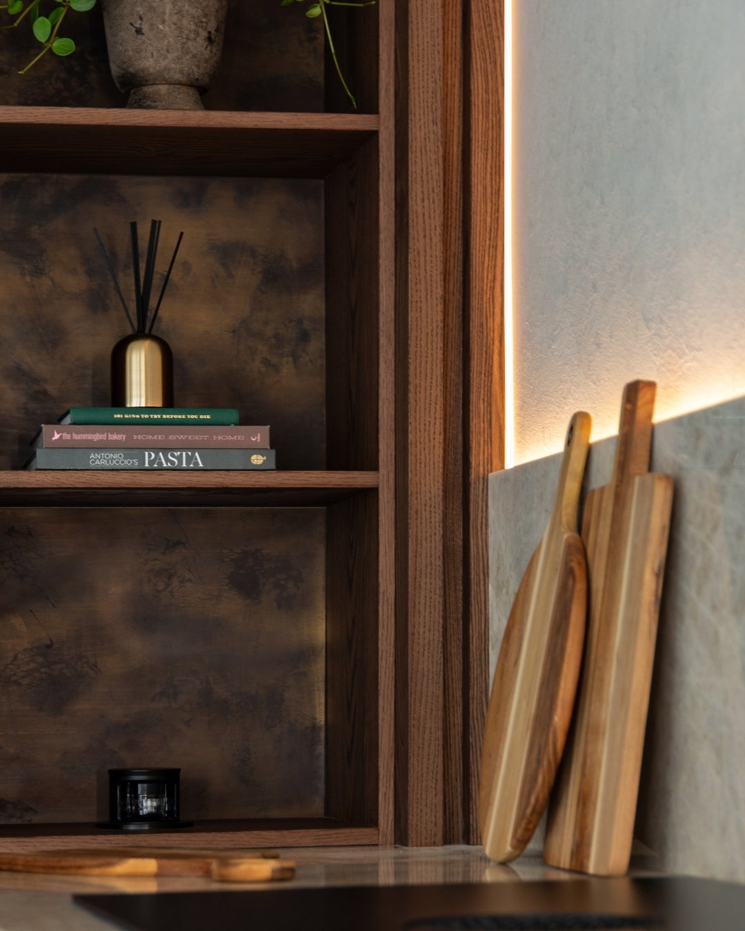 Kitchen - wood veneer - Shinnoki Cinnamon Triba - interior design