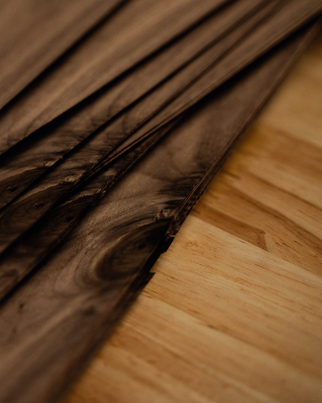 Detail of wood veneer - decospan