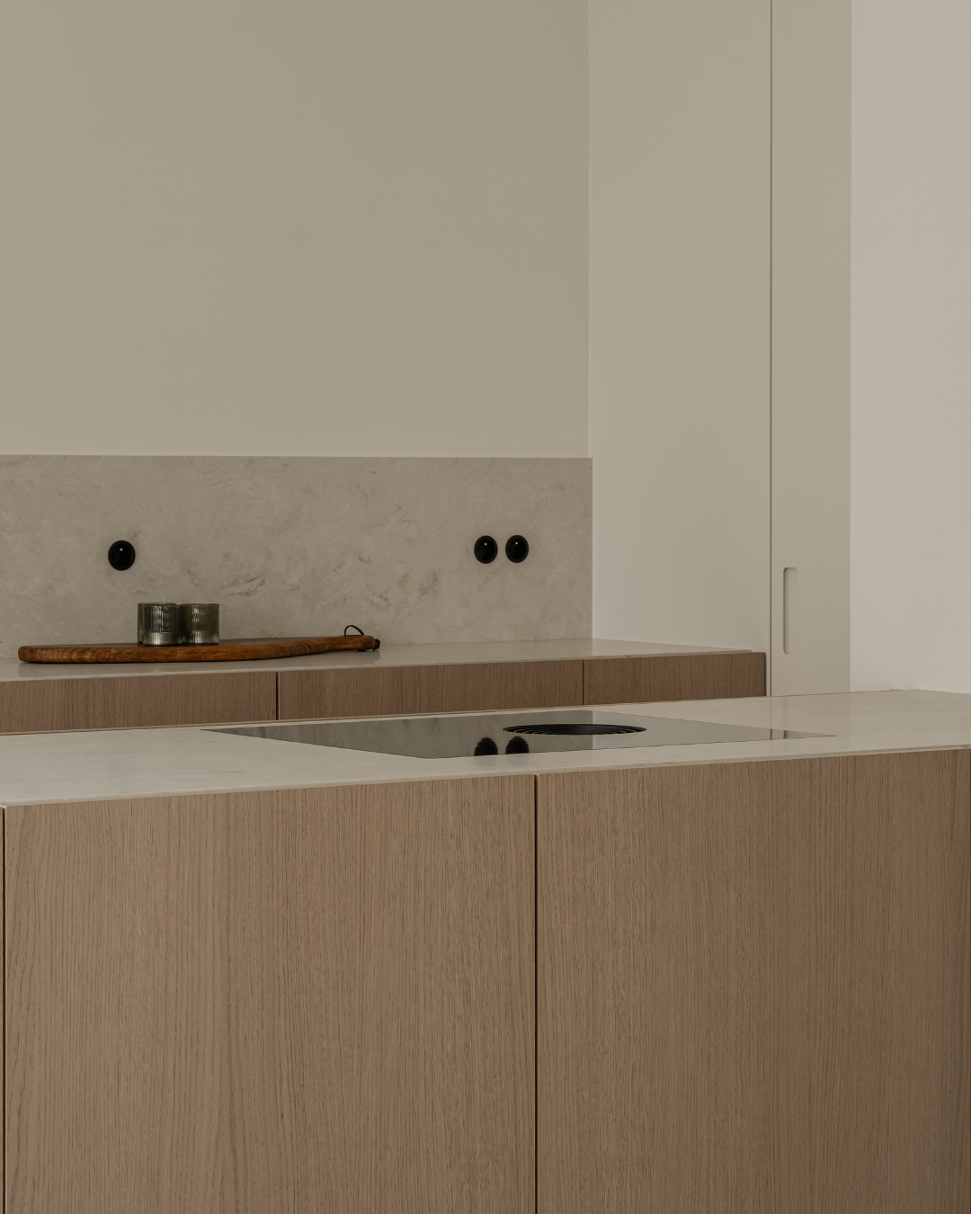 Appartment kitchen space with Shinnoki Manhattan Oak