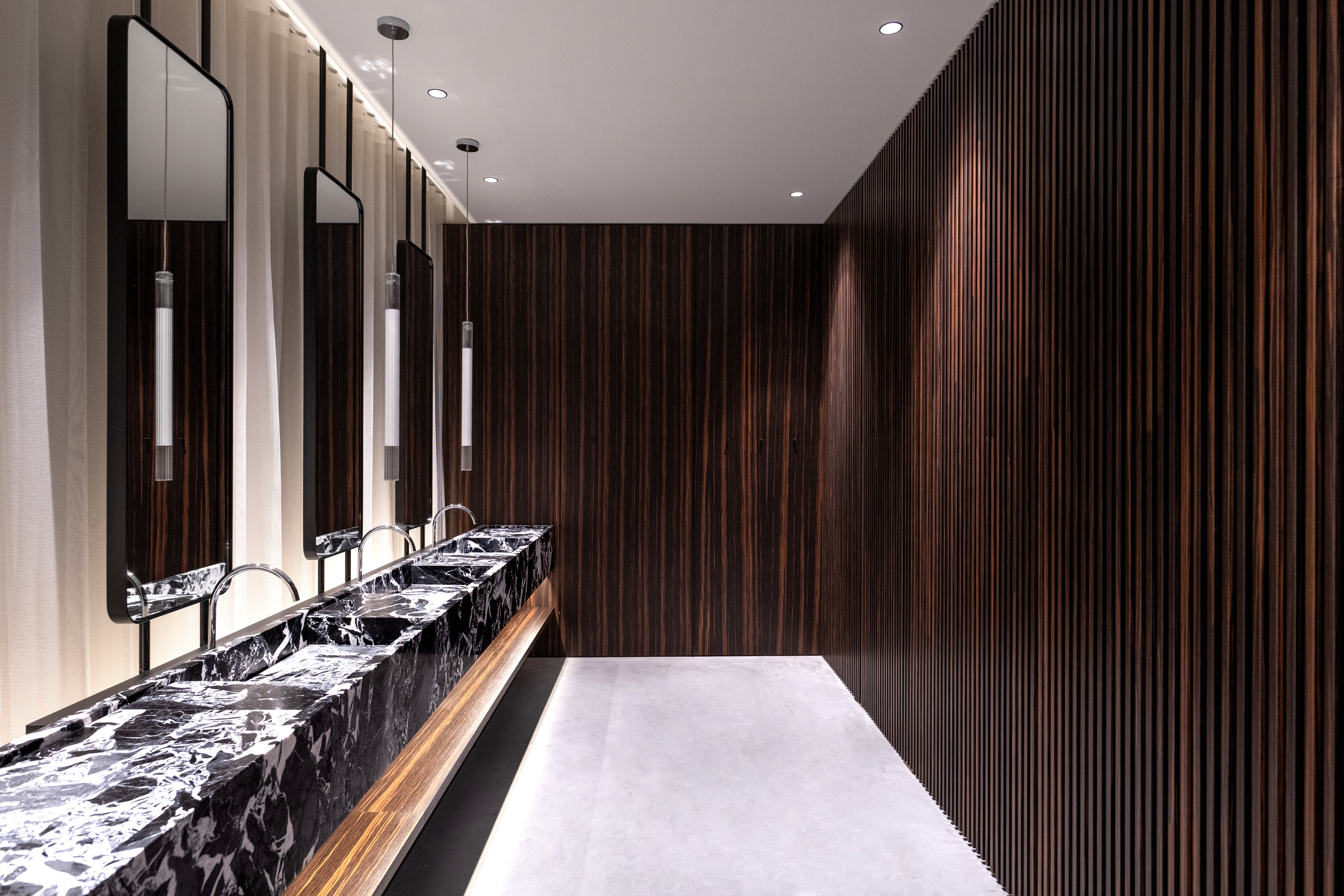 Decospan wood panels bathroom - gym bathroom wood wall - wood panels gym - infinite wood corvus ebony