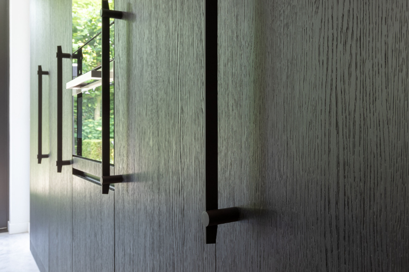 cuisine en bois noir - cuisine en bois - armoires de cuisine en bois - bois noir