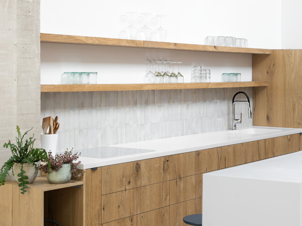 A kitchen with wood cabinets and shelves - wood veneer - decospan - querkus - oak collection