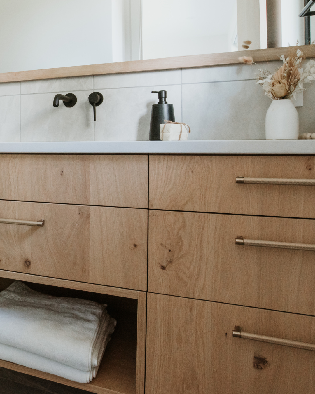 Querkus wood veneer used in bathroom design - cabinetry - interior design - natural oak