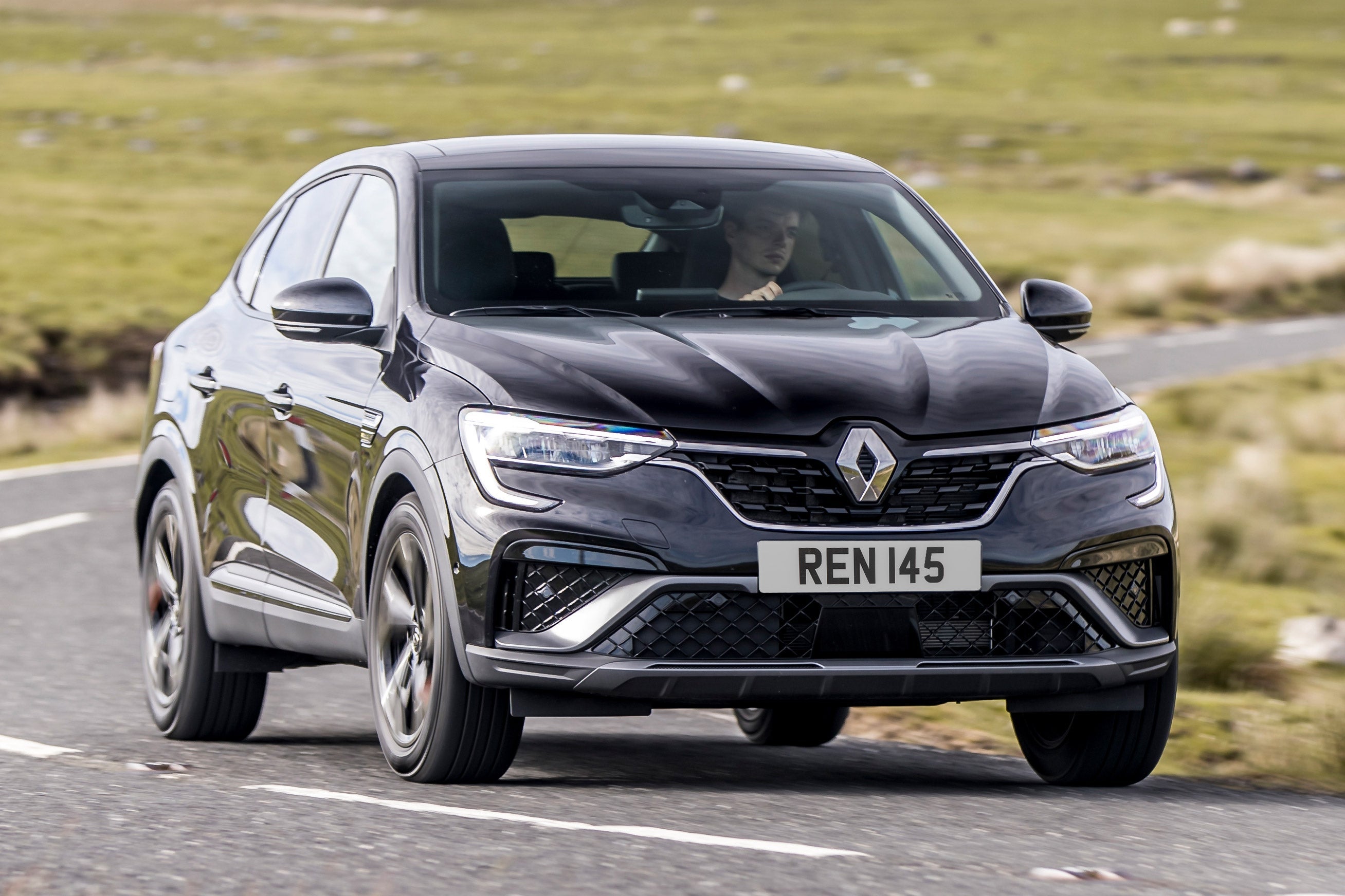 Renault Arkana Review: dynamic exterior front