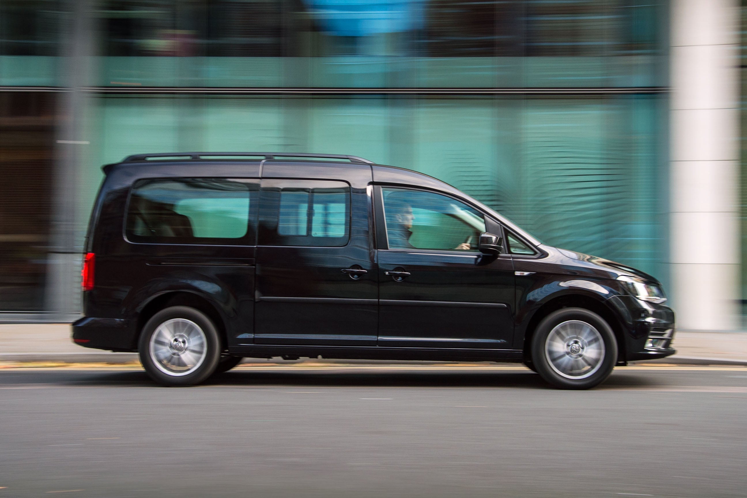 Volkswagen Caddy Maxi Life Right Side View
