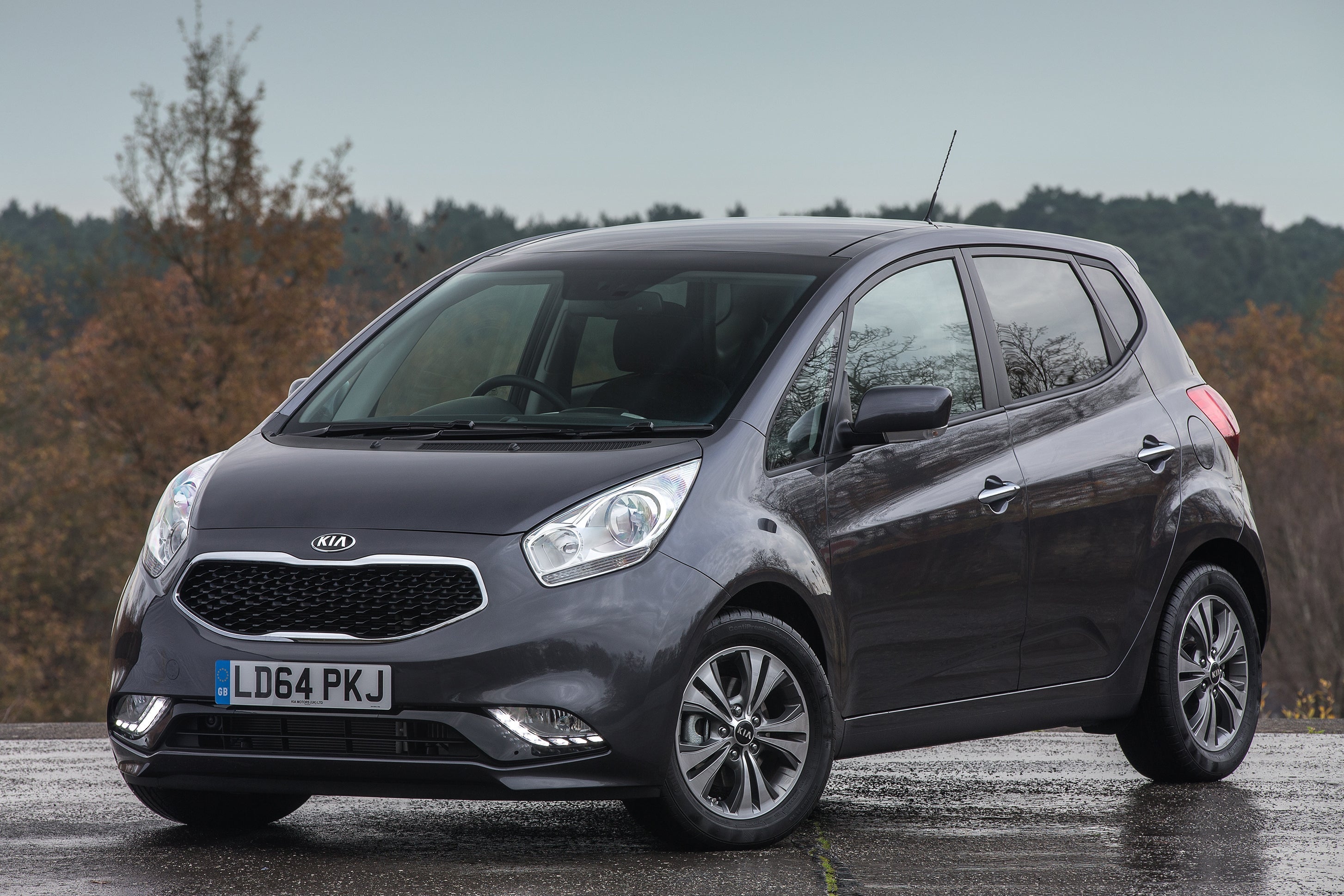 Kia Venga (2010-2019) Review frontleft exterior