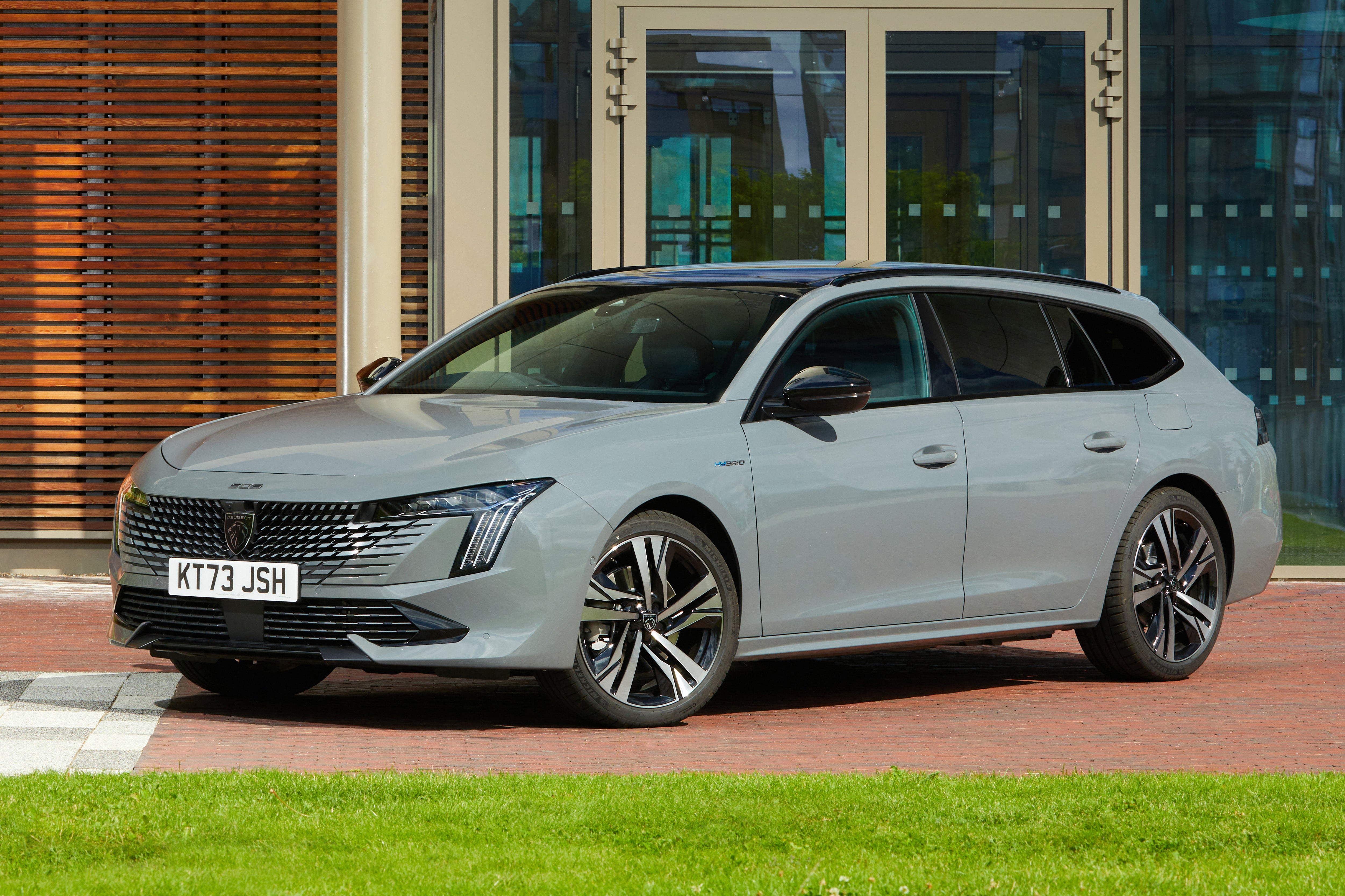Peugeot 508 SW Review 2024: front three quarters