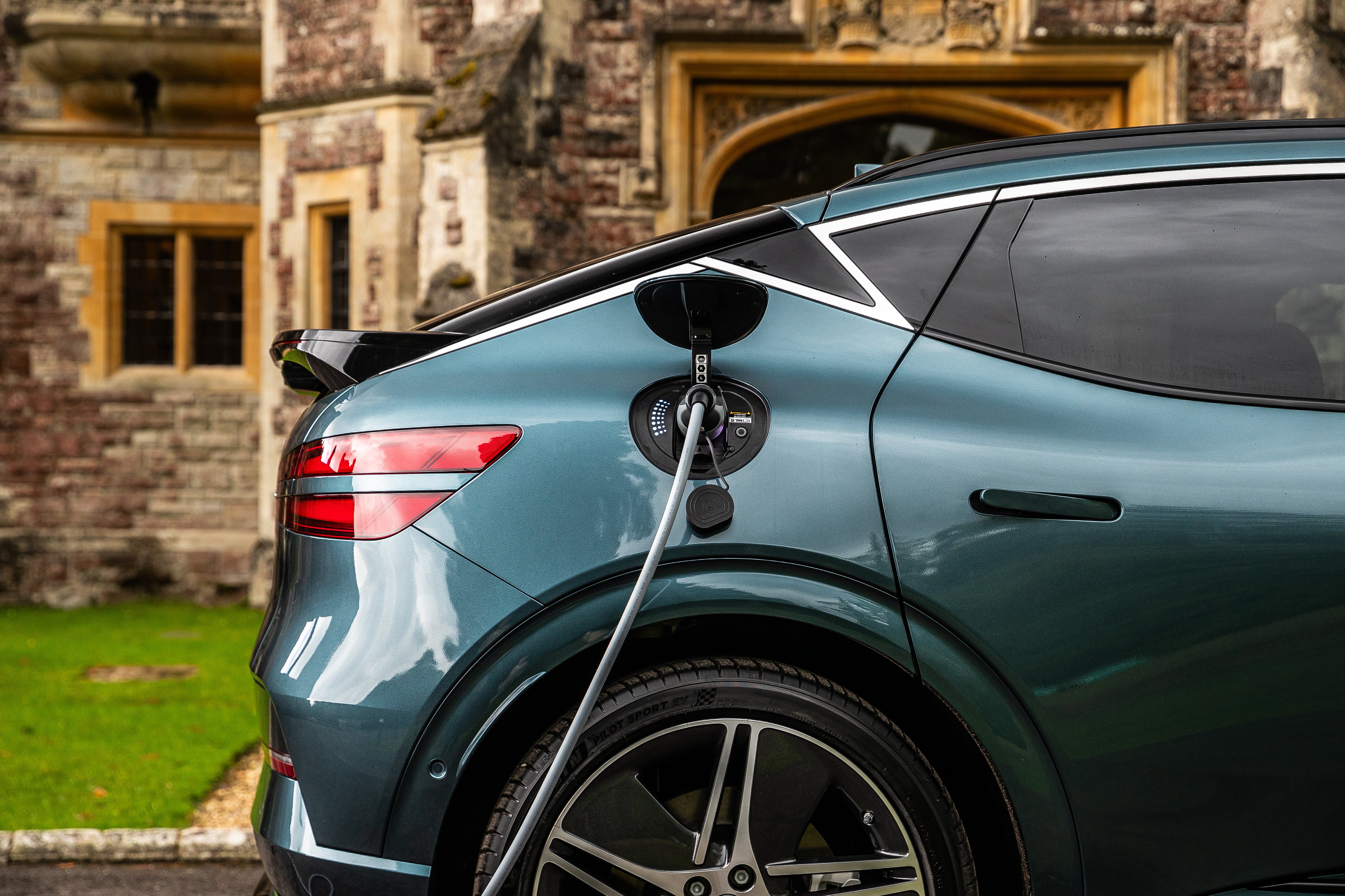 Genesis GV60 Review: charging