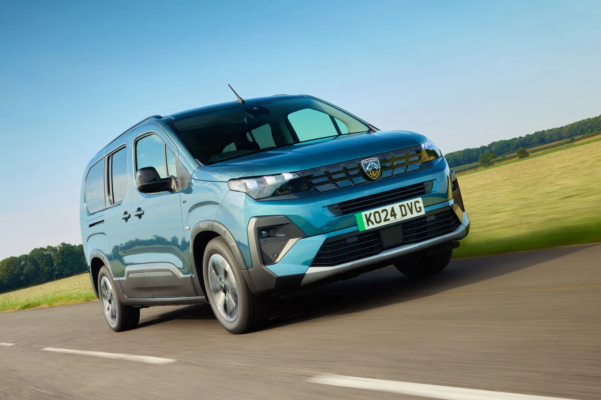 Peugeot e-Rifter Review 2025: Price, specs & boot space | heycar UK