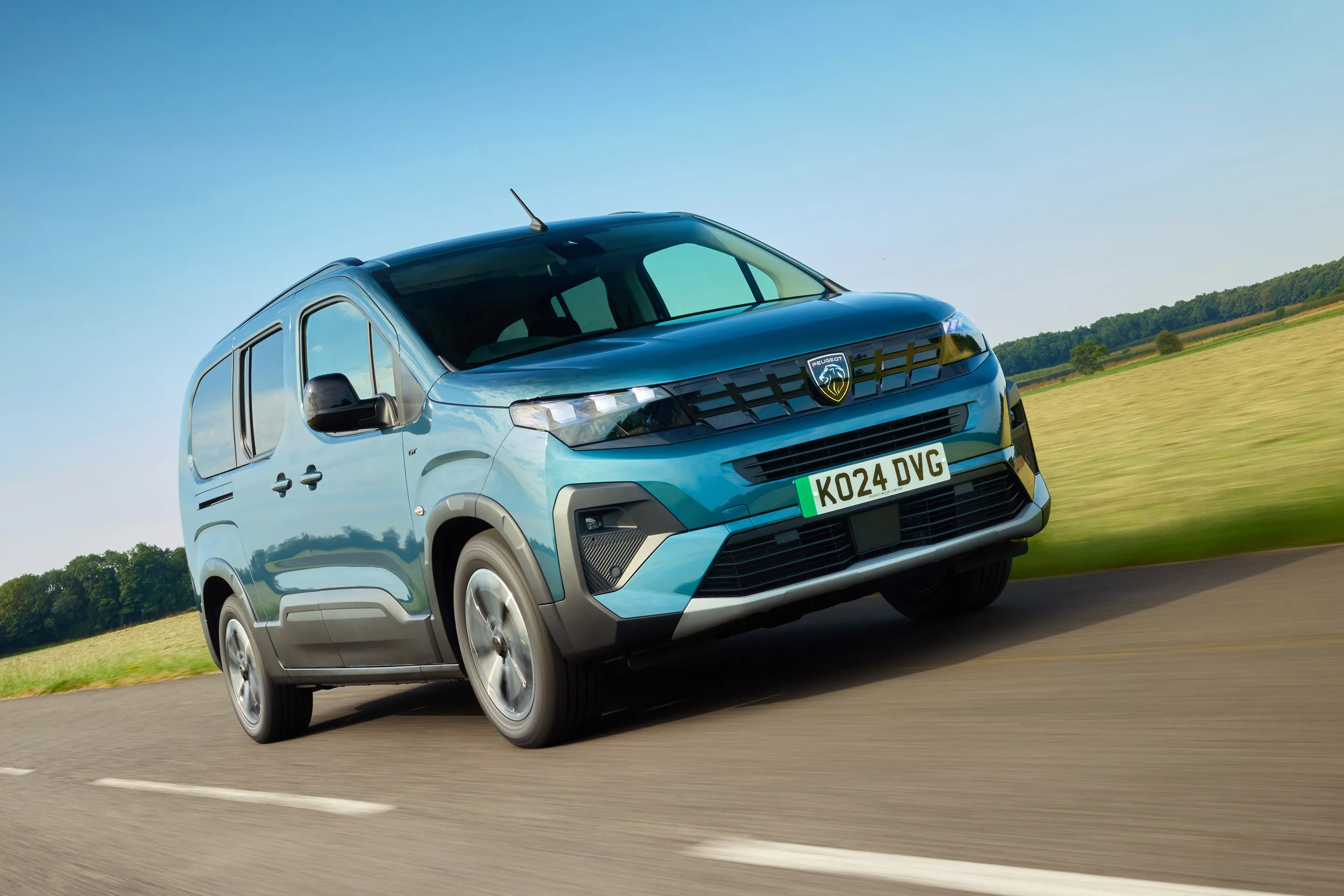 Peugeot e-Rifter Review 2025: Price, specs & boot space | heycar UK