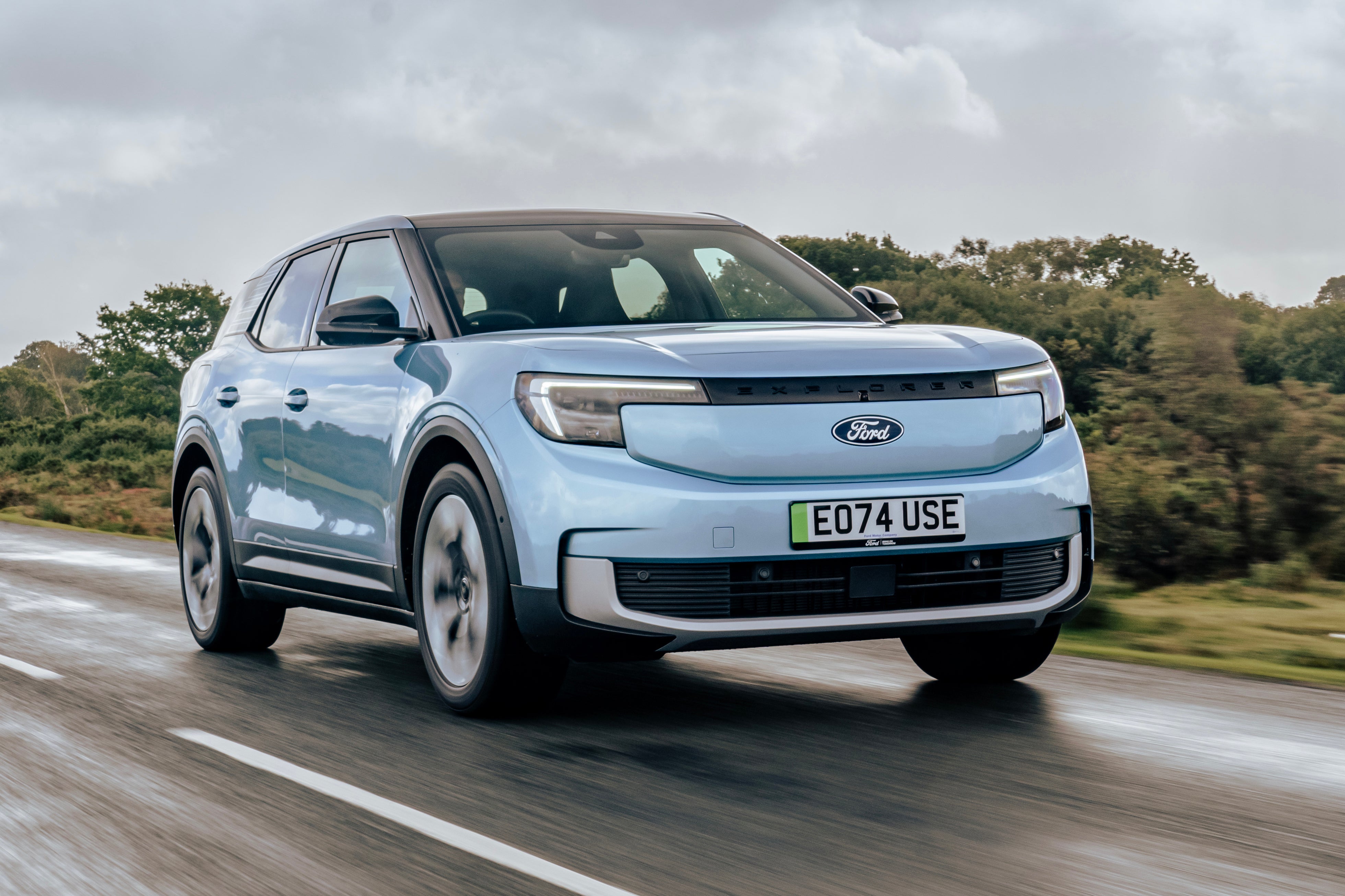Ford Explorer Review 2025: Price, specs & boot space | heycar UK
