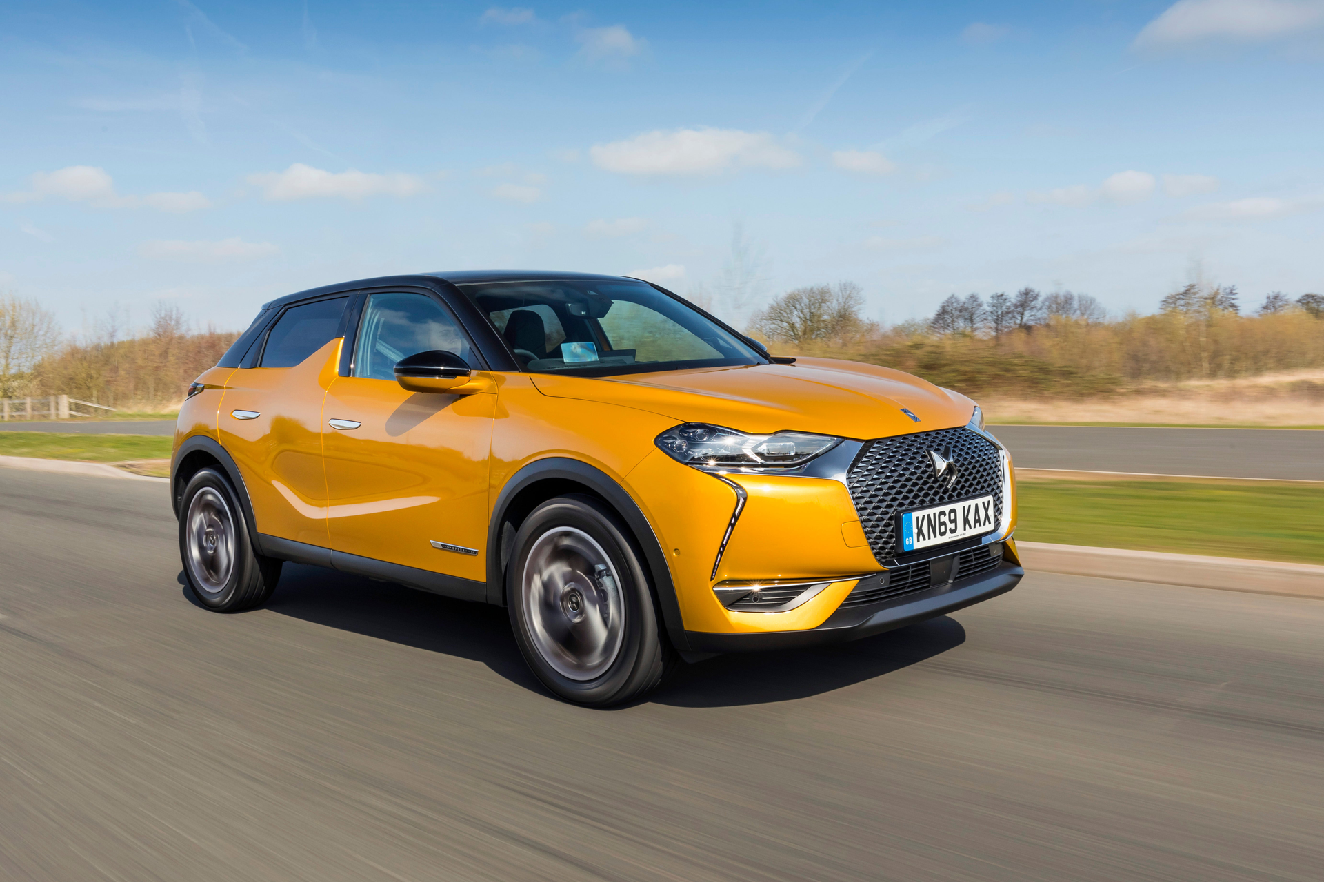 The IDEAL LUXURY Crossover SUV?  2023 DS3 First Drive Review 