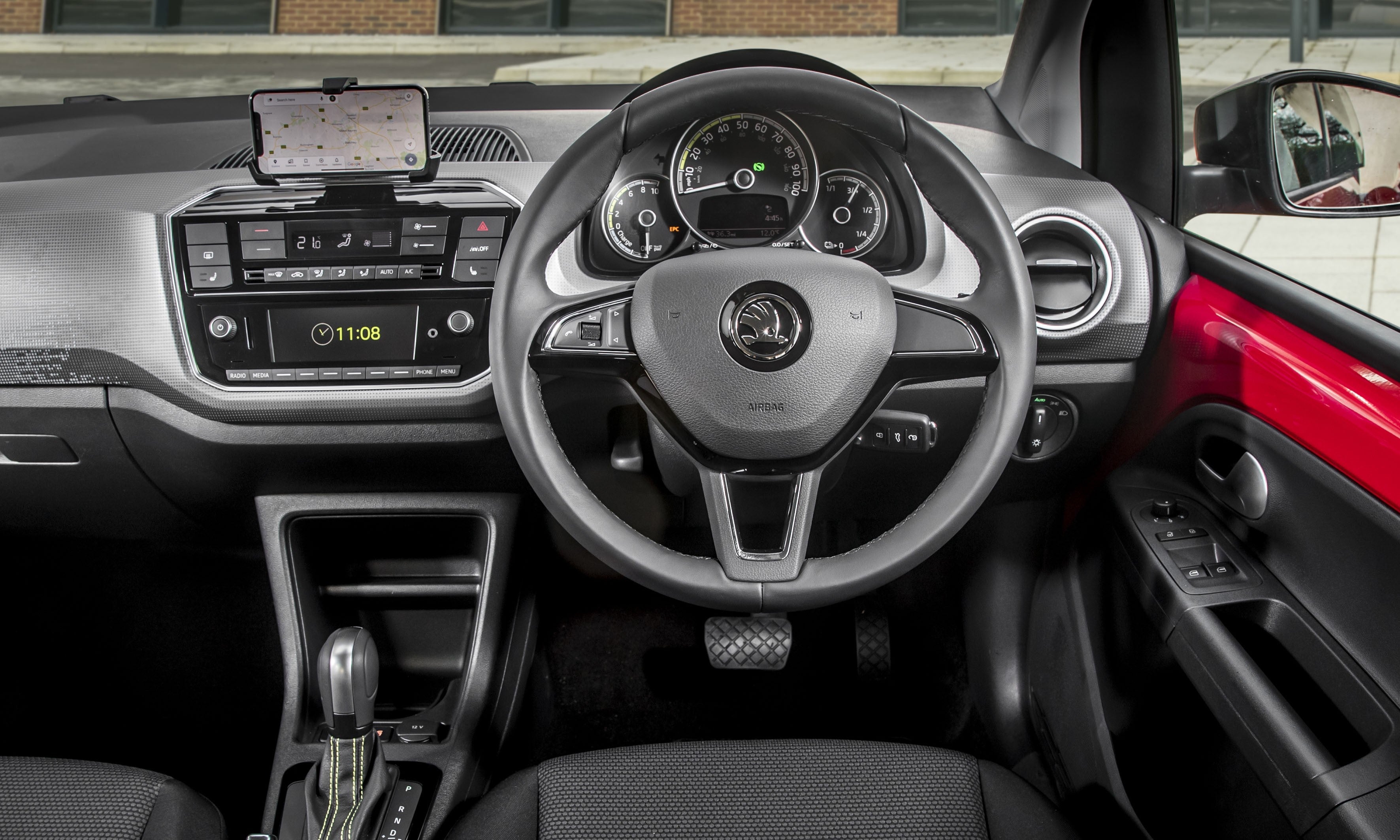 Skoda Citigo-e iV (2020-2021) Review: interior dashboard