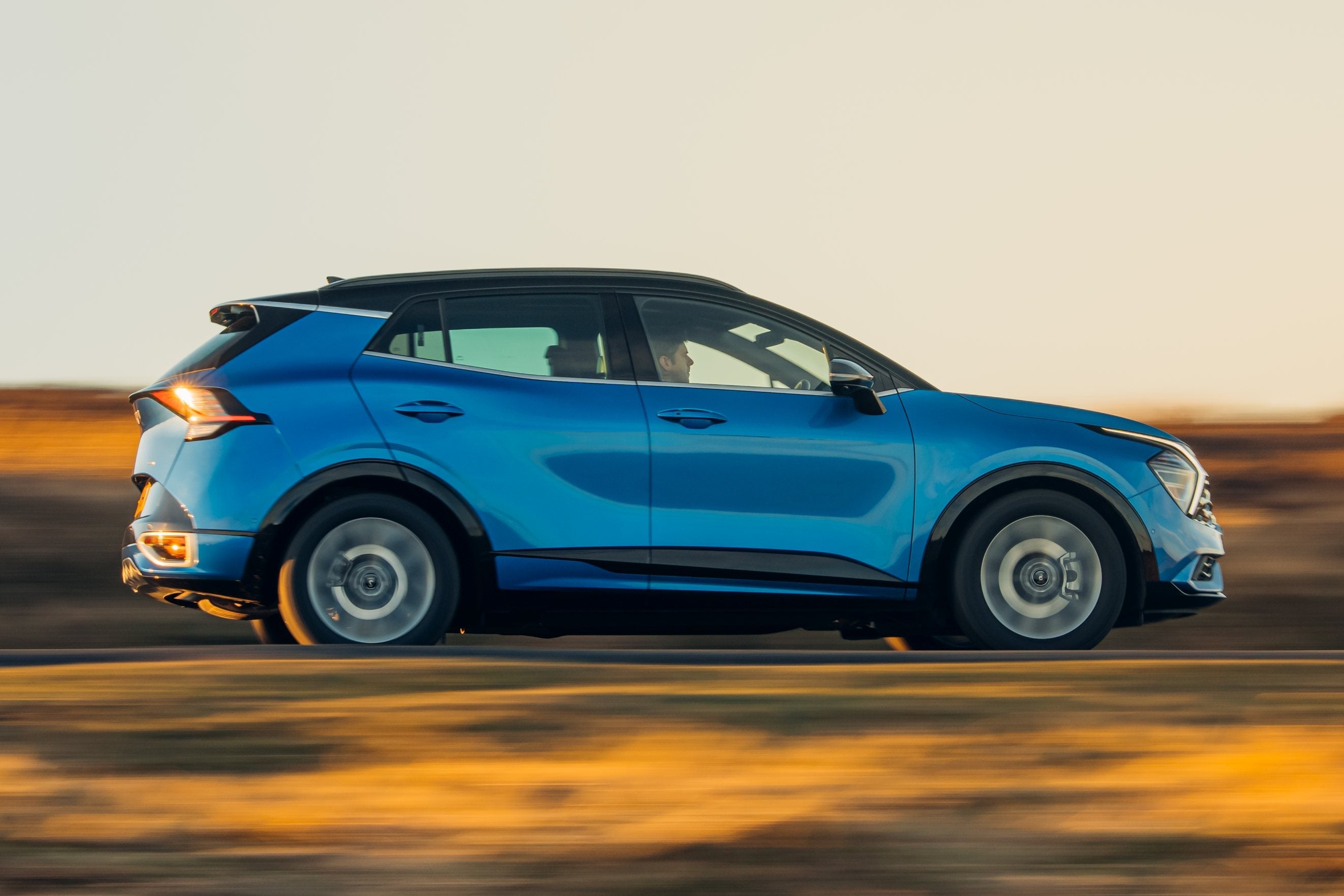 Kia Sportage Review: side profile