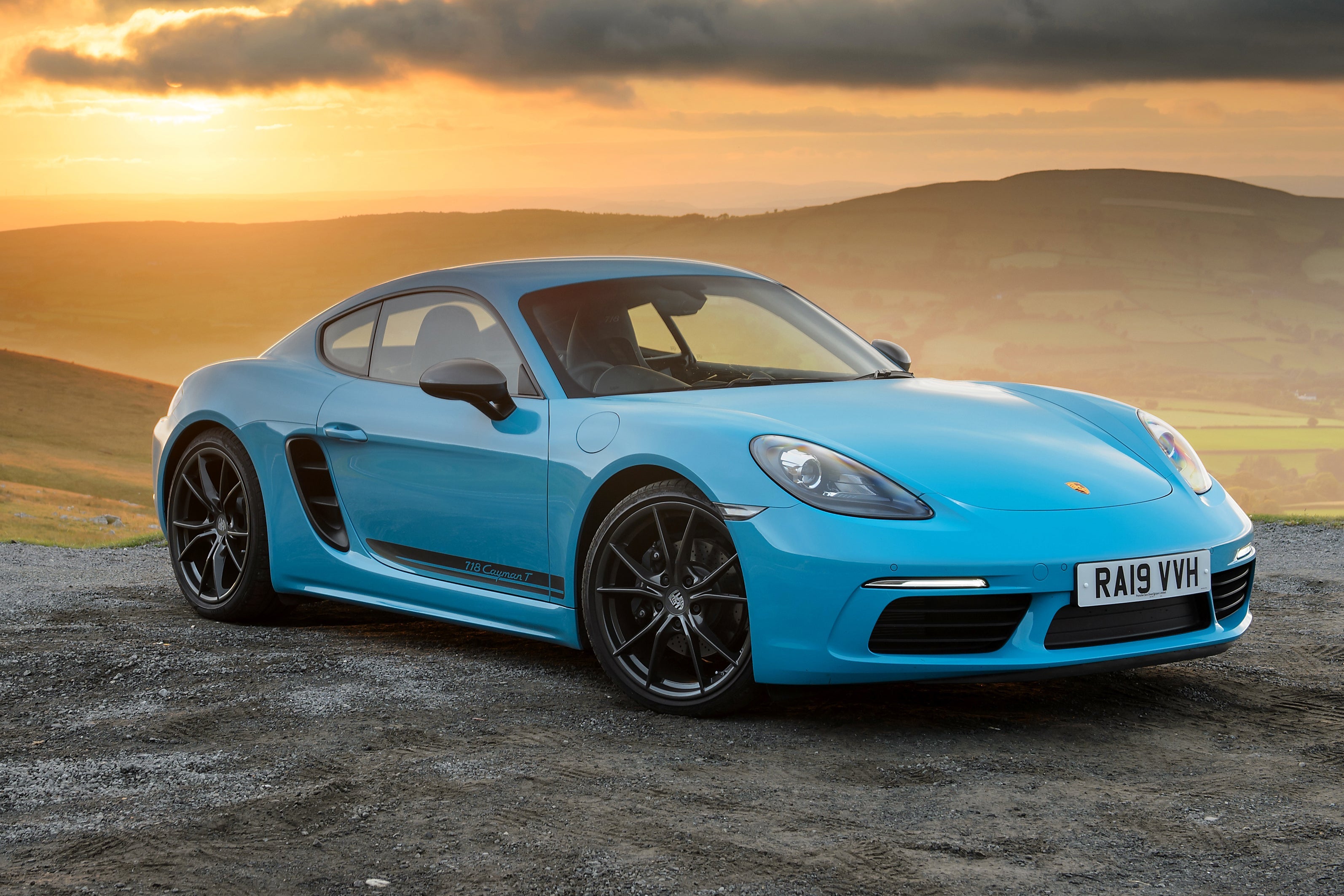 Porsche 718 Cayman Review 2024 | heycar UK