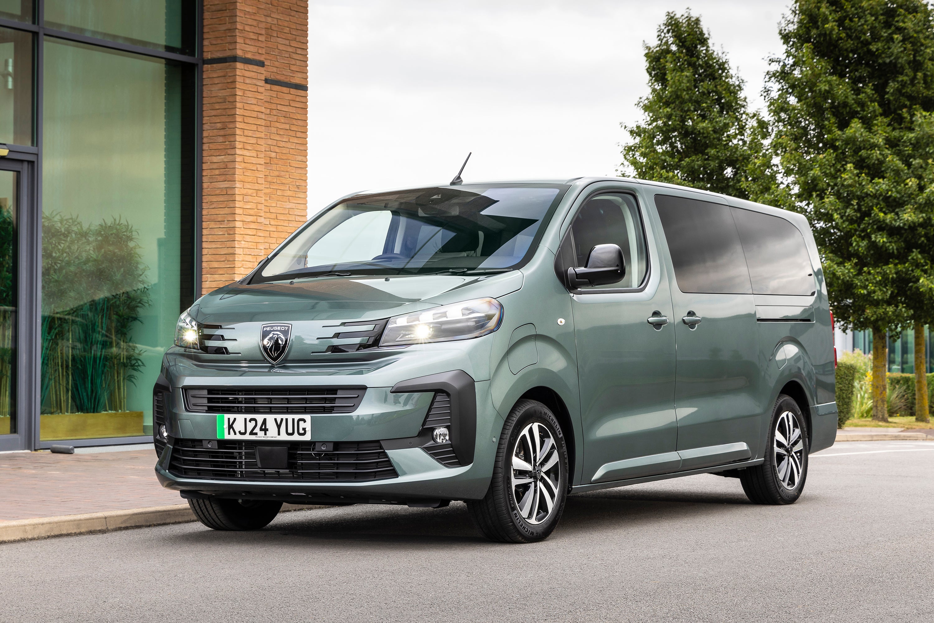 Peugeot e-Traveller review: front view