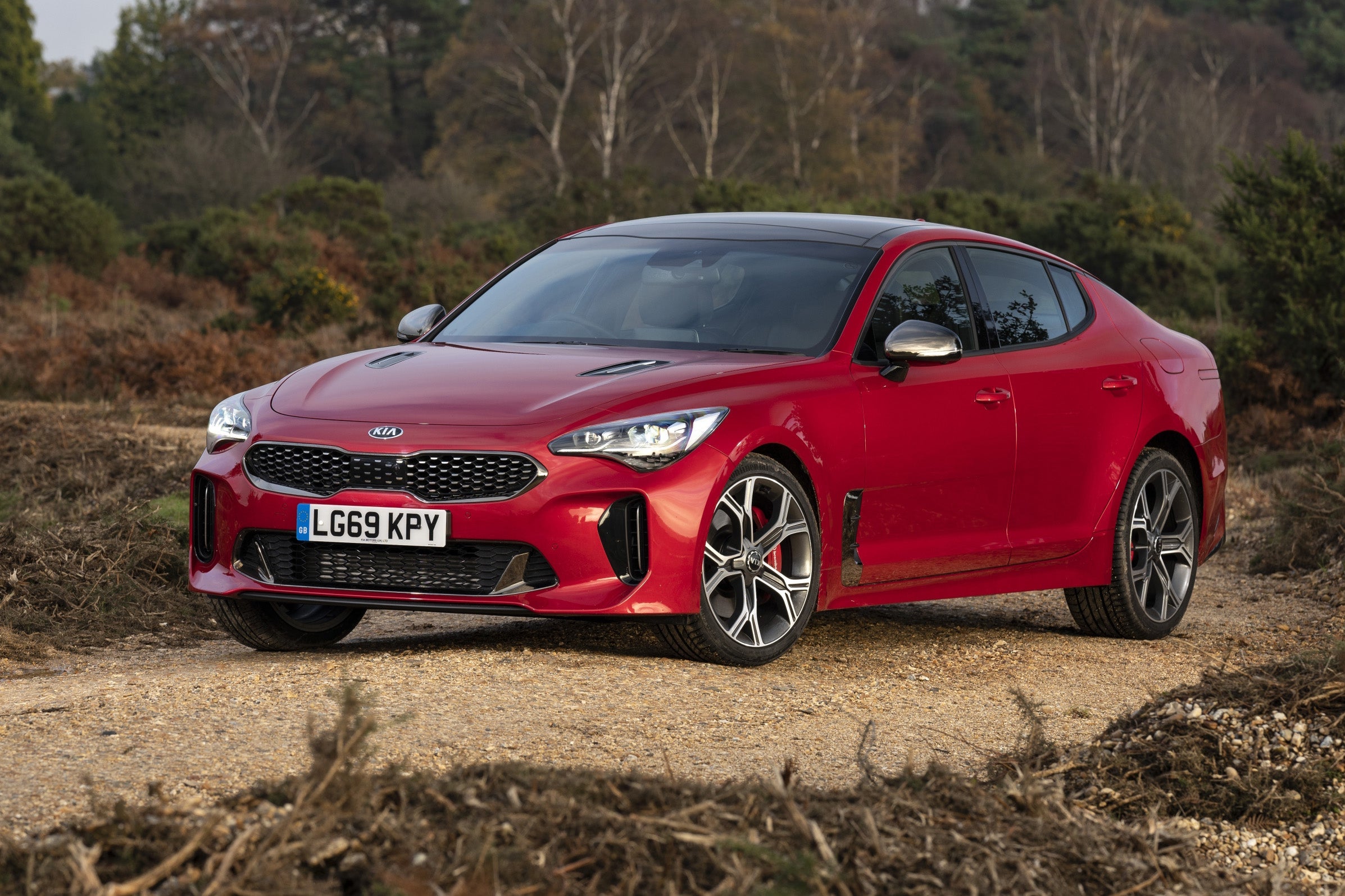 Kia Stinger frontleft exterior