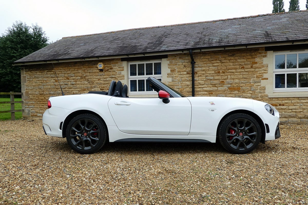 Abarth 124 Spider (2016-2019) Review: side picture