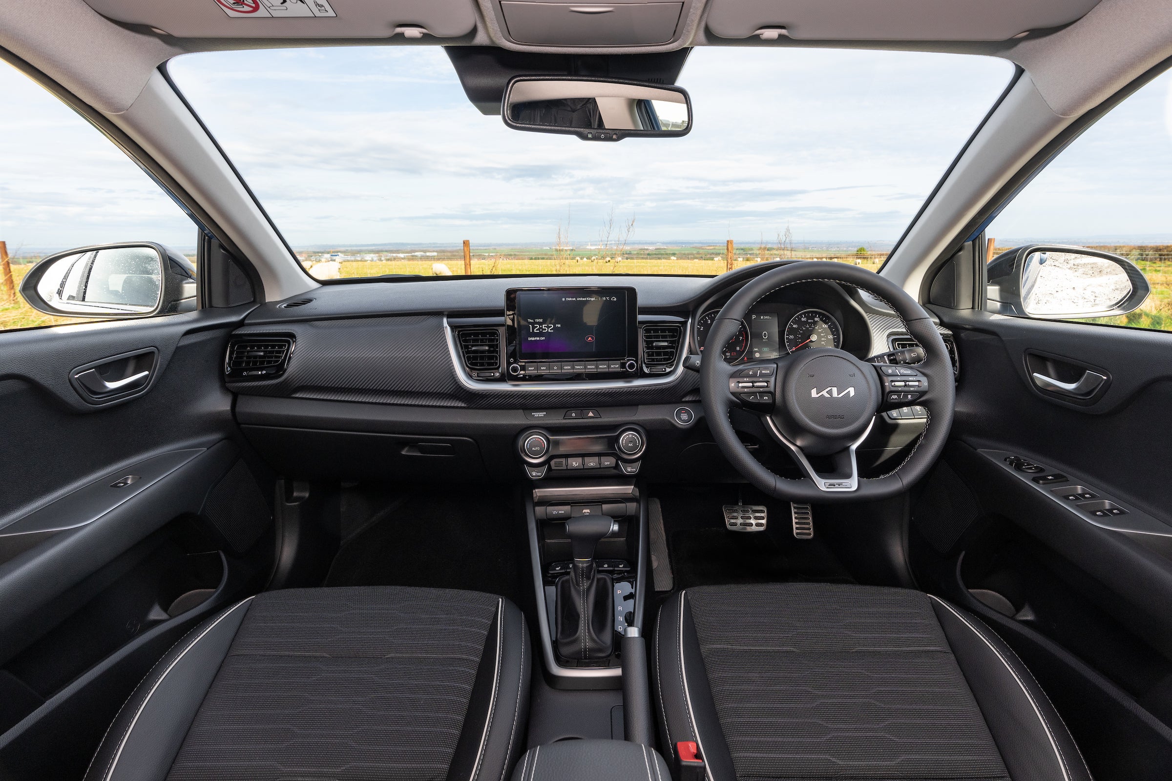 Kia Stonic review: interior and dashboard