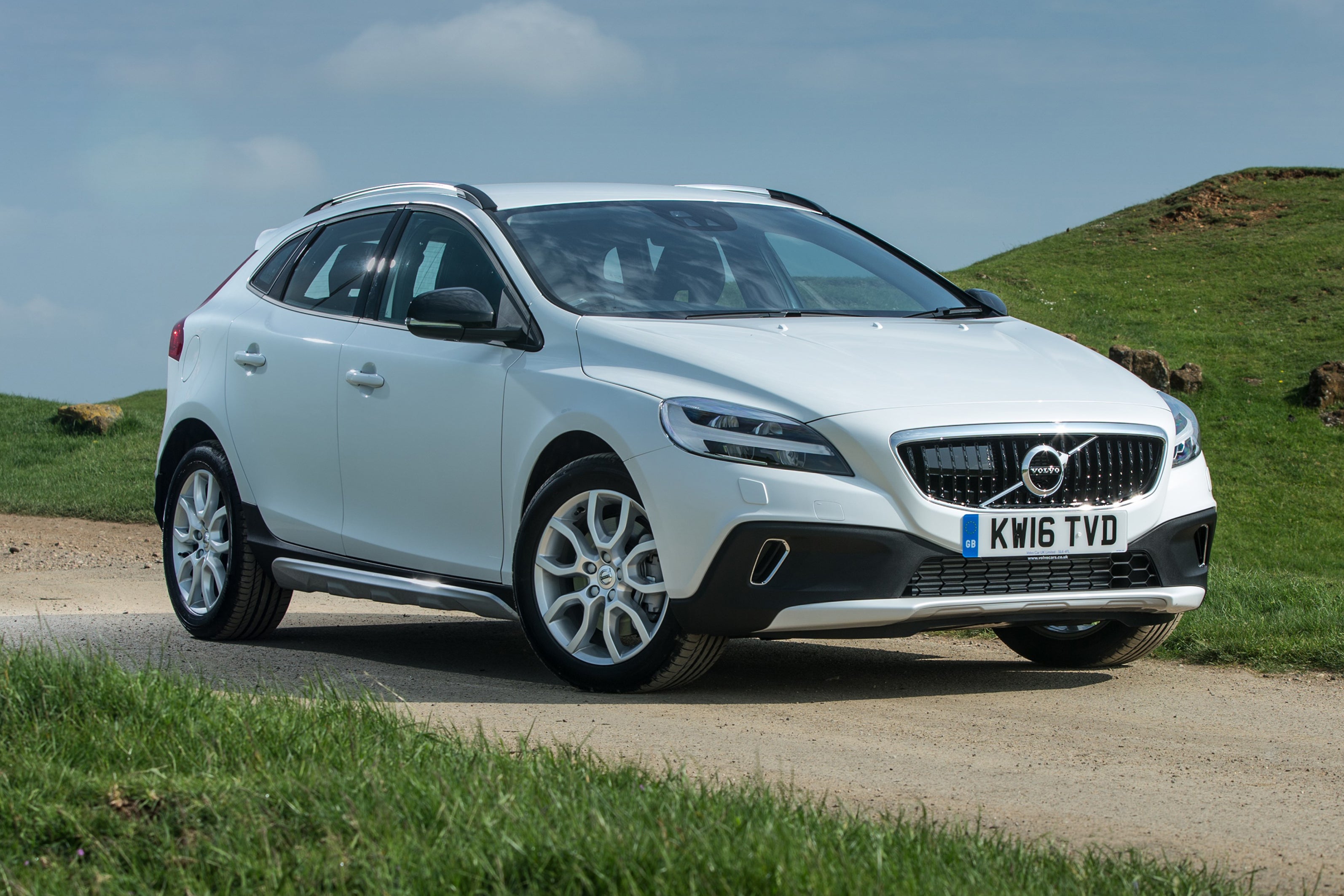Volvo V40 Cross Country (2013-2019) Review: Front