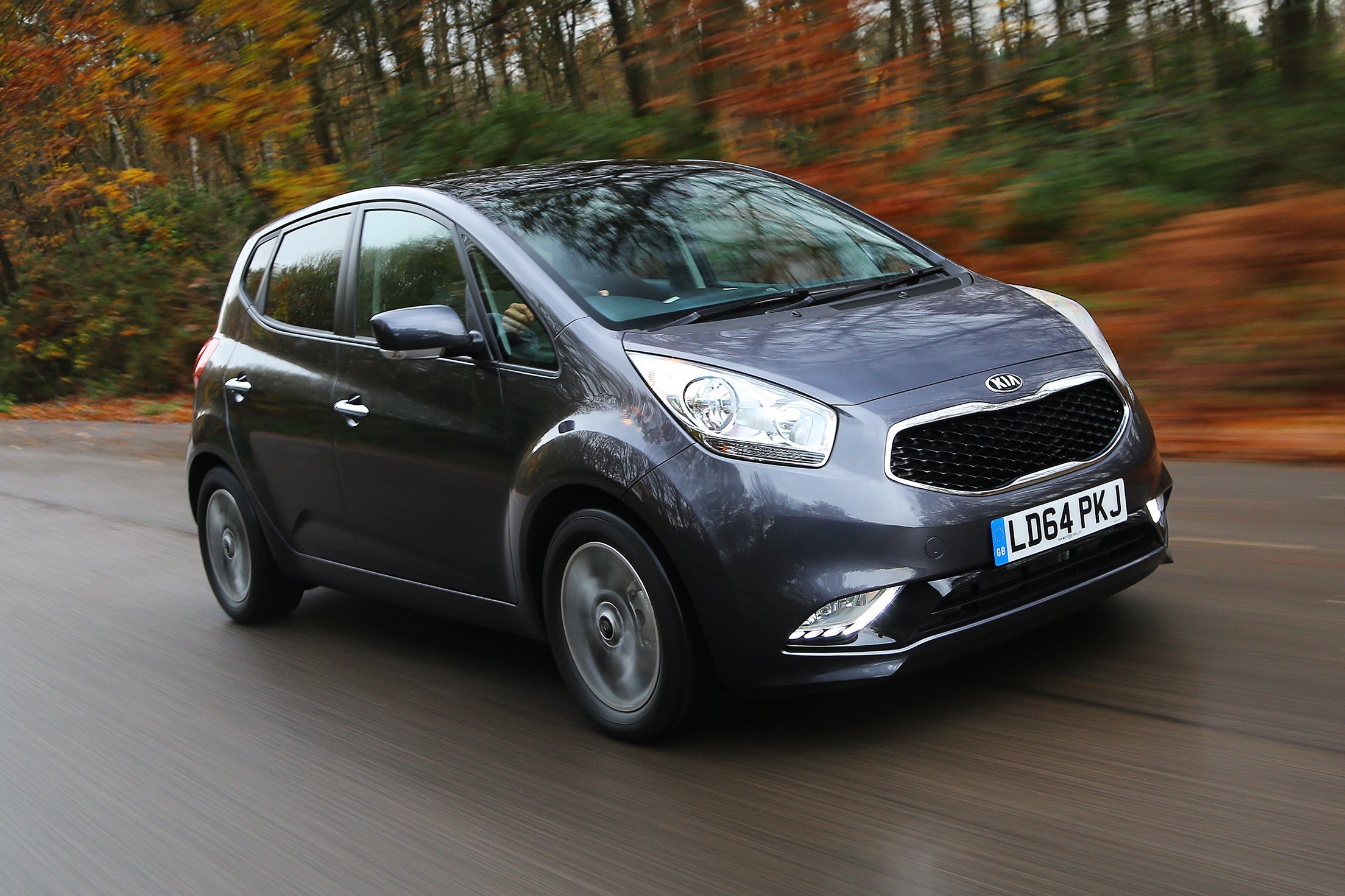 Kia Venga (2010-2019) Review frontright exterior