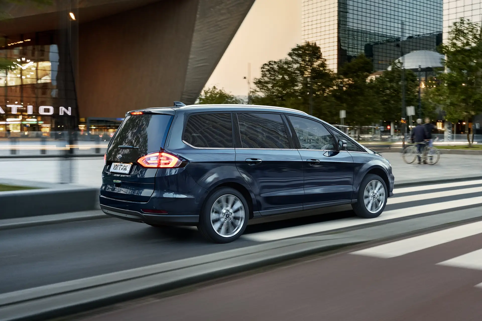 Ford Galaxy Review 2023