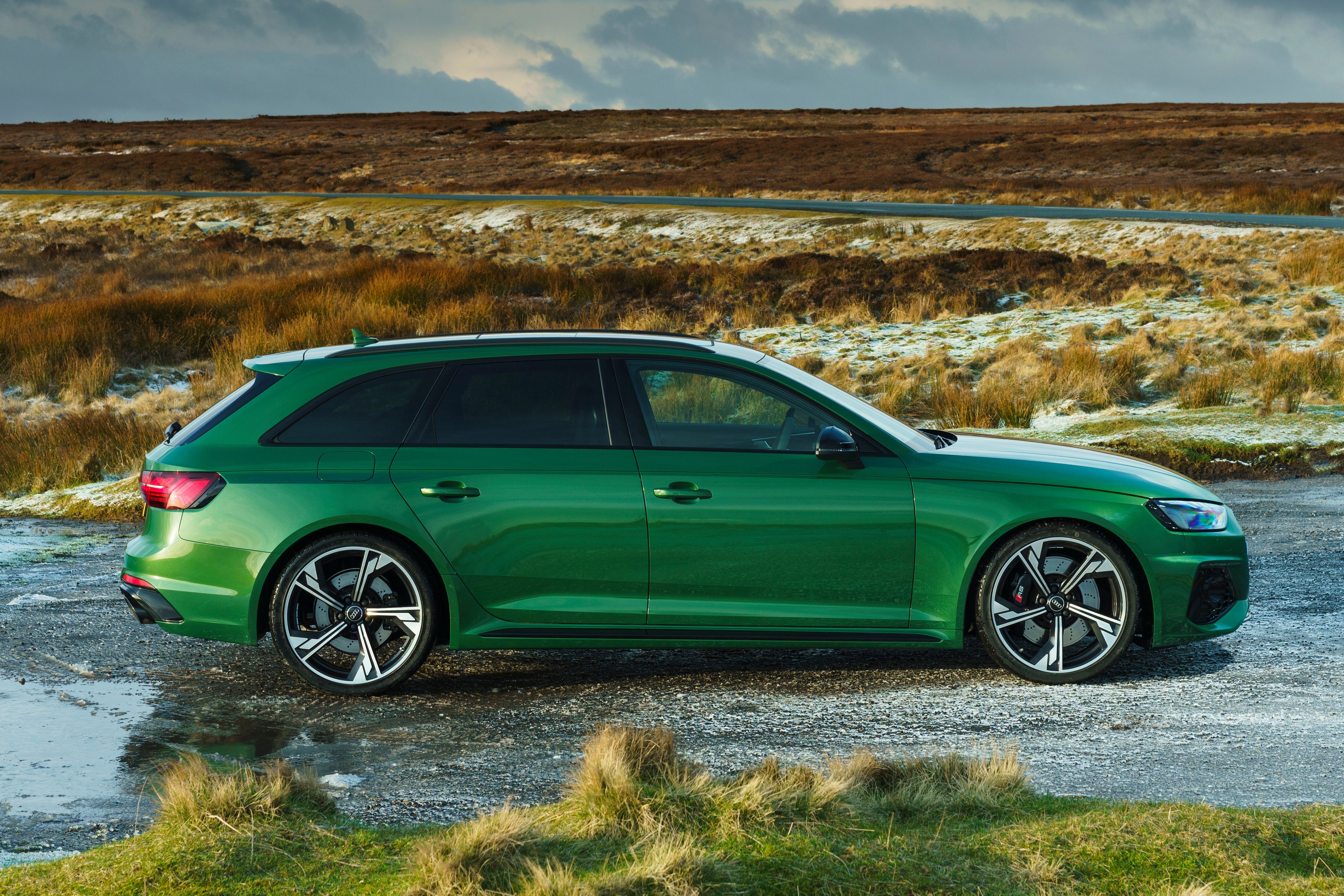 Audi RS4 Avant (2018-2025) Review Exterior Side