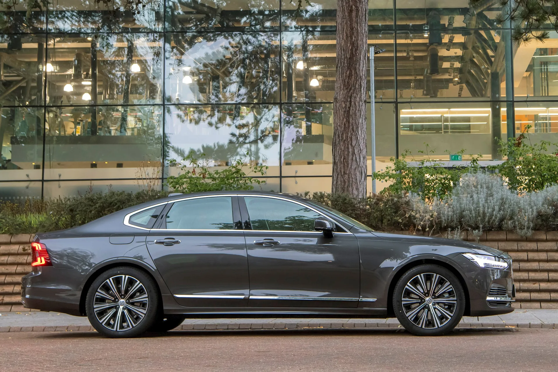 Volvo S90 luxury sedan styling highlighting refined exterior proportions