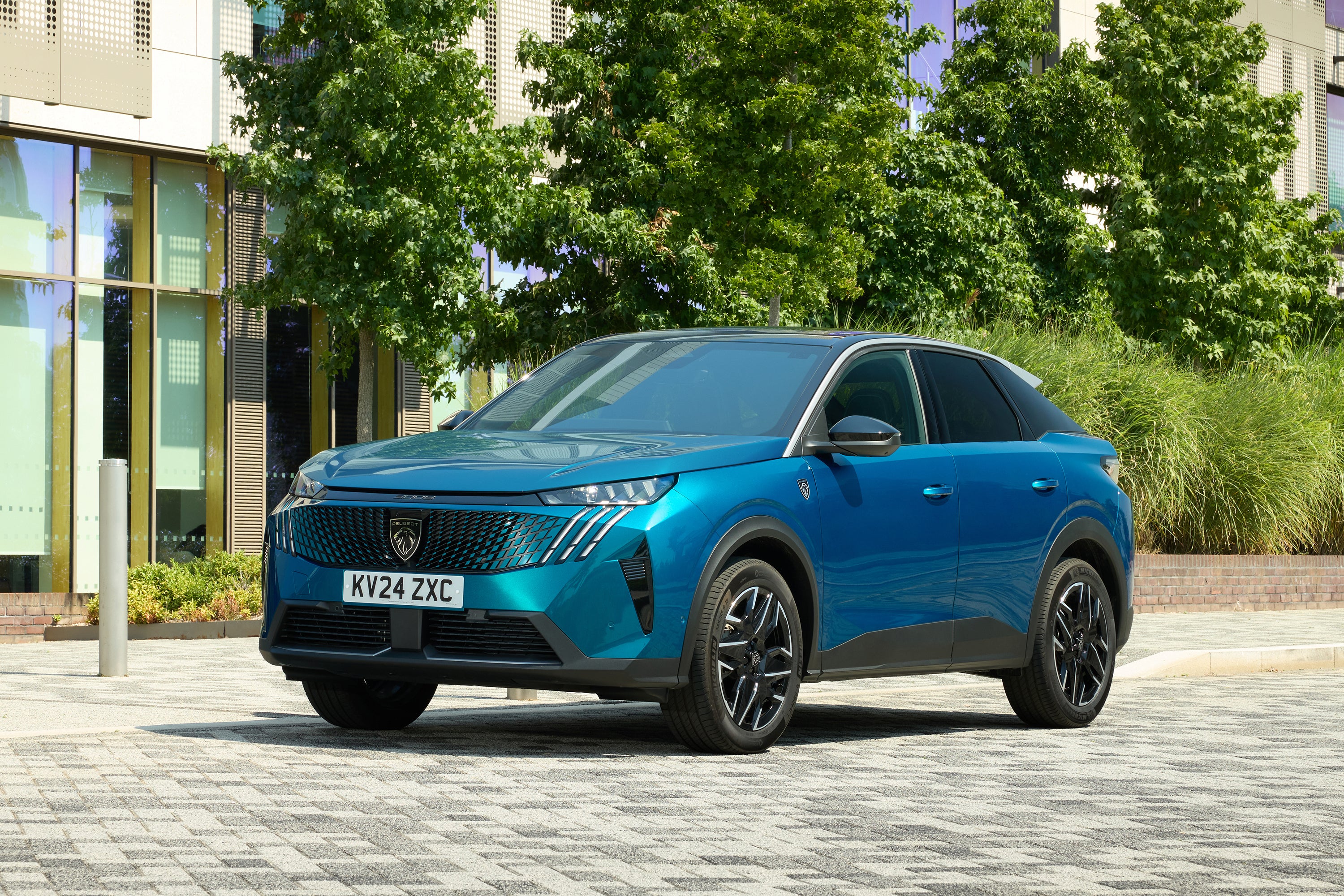 Peugeot 3008 Review 2026: Price, specs & boot space | heycar UK