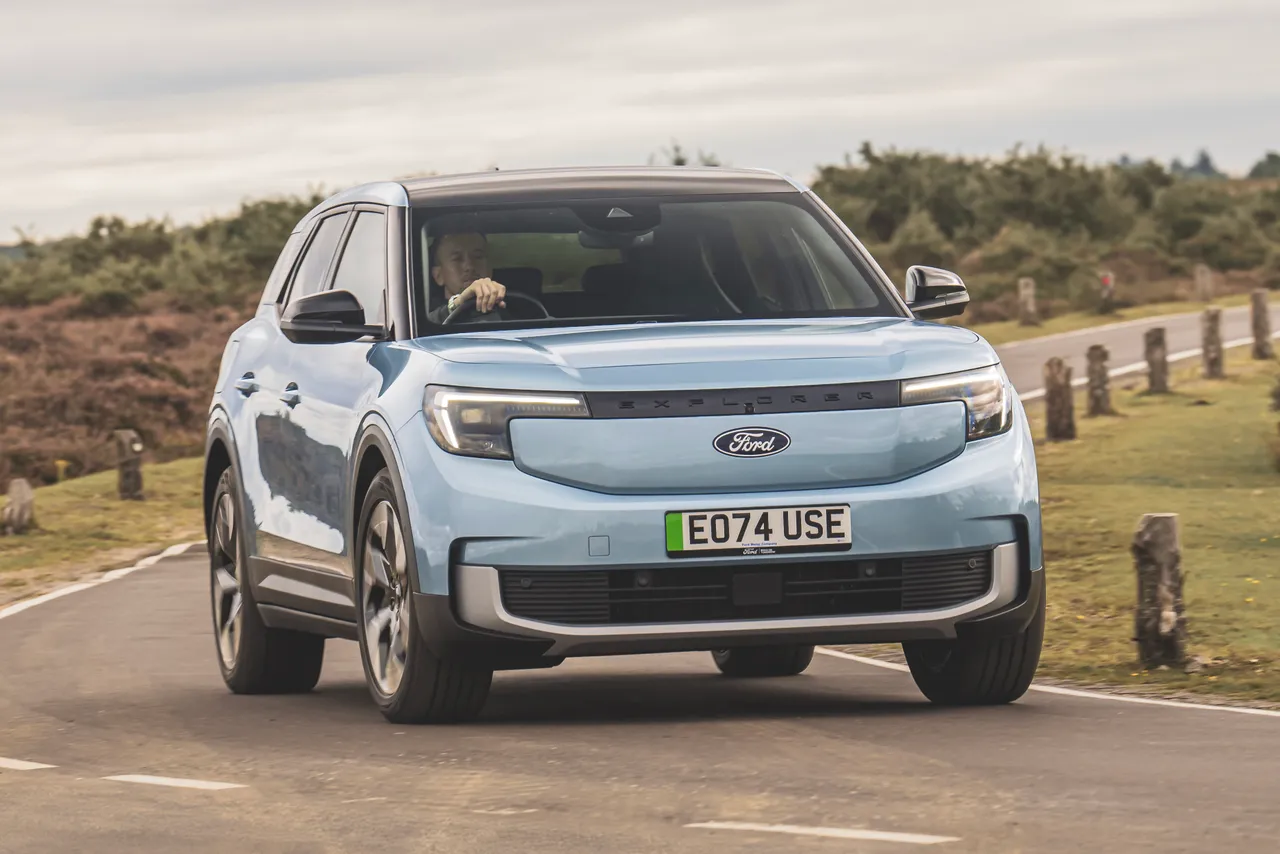 Ford Explorer Review 2026: Price, specs & boot space | heycar UK
