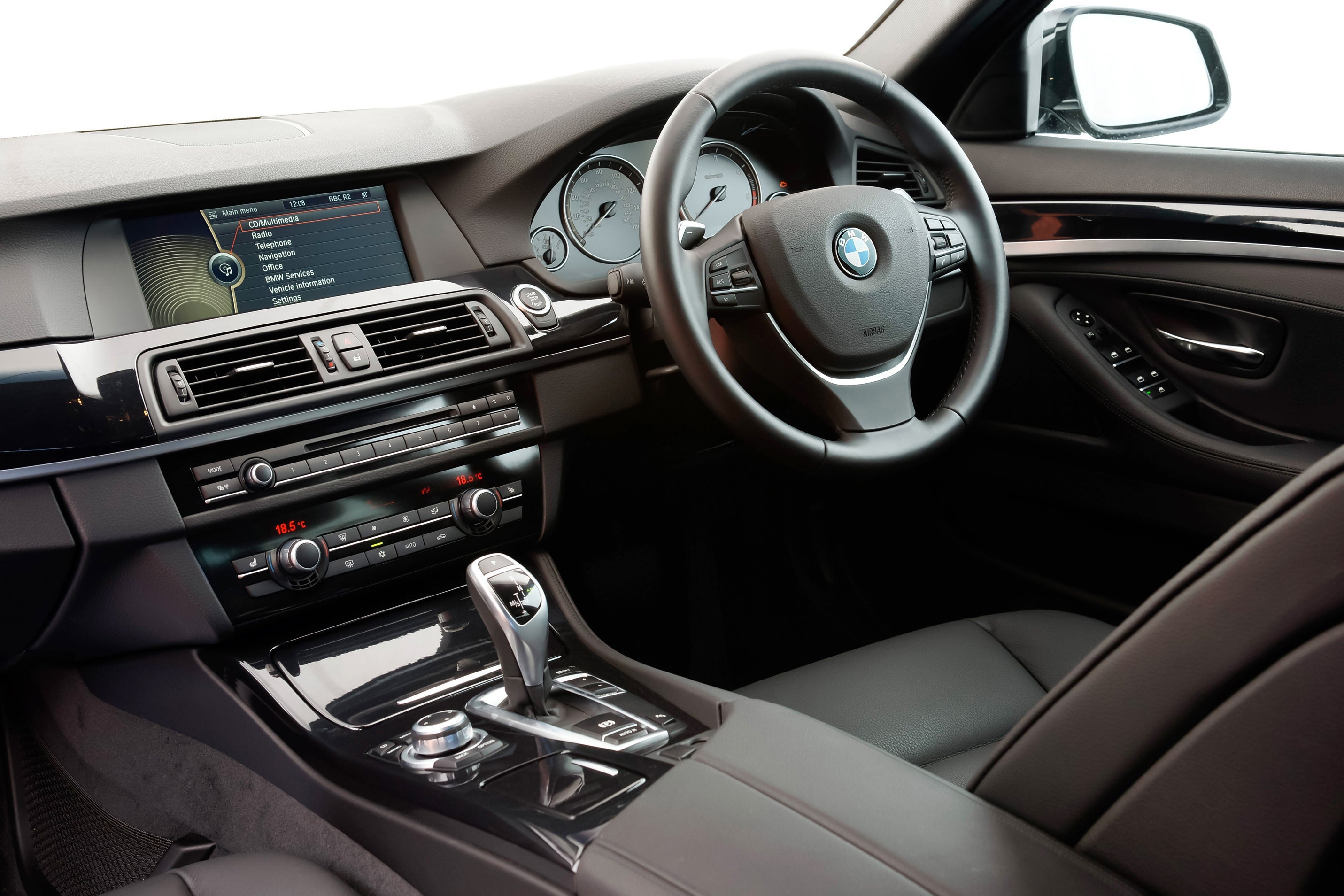 BMW 5 Series Touring (2010-2017) Review: Interior close up photo of the BMW 5 Series Touring dashboard