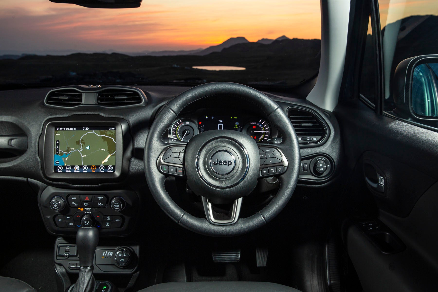 Jeep Renegade Review: interior front