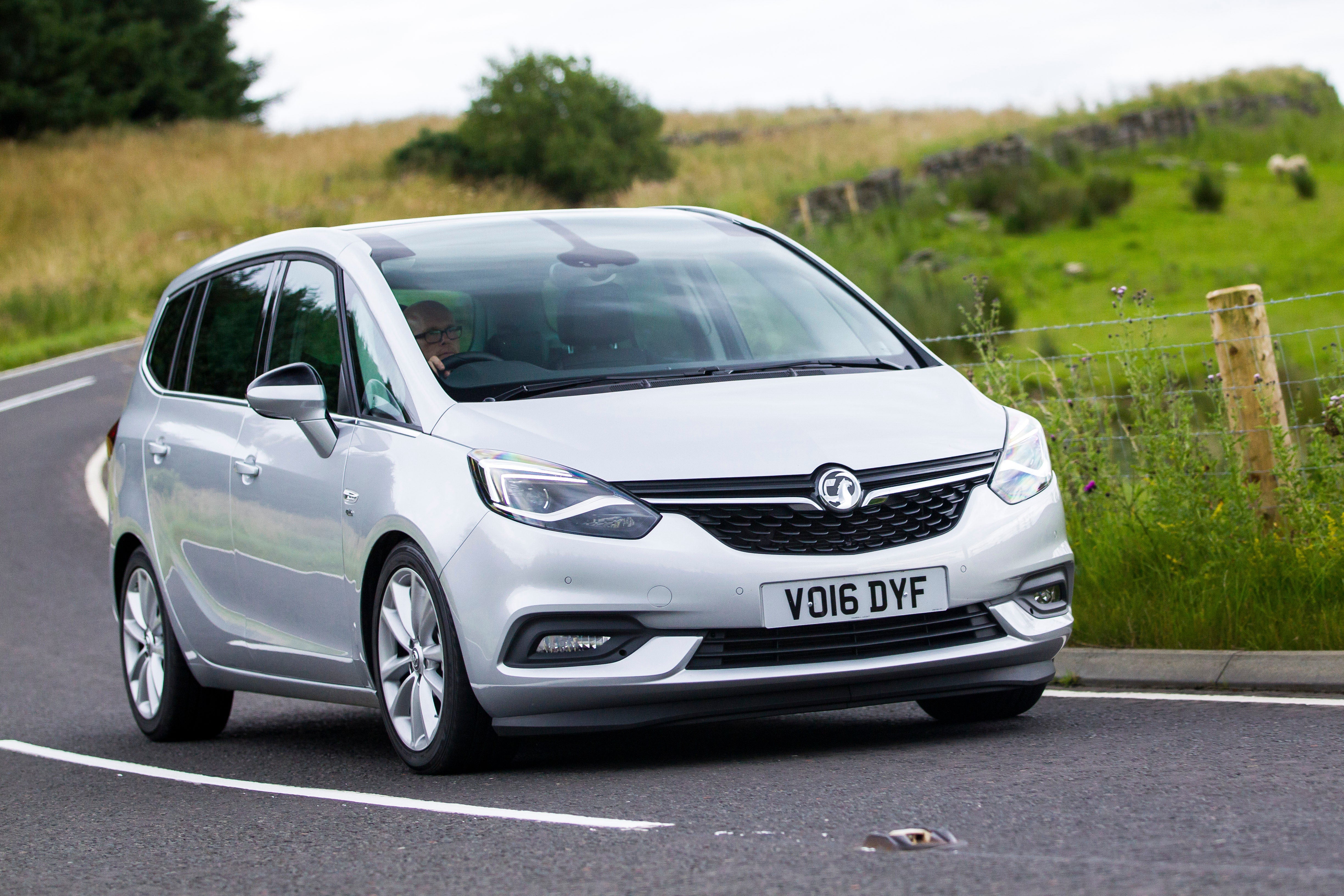 Vauxhall Zafira Tourer (2012-2018) Review Front Side View