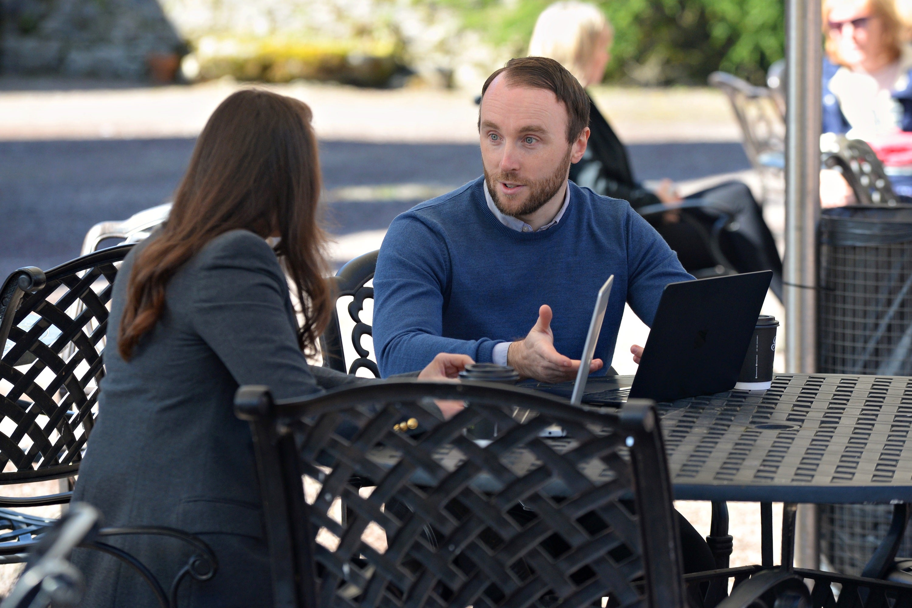Perfecting negotiating and pitching to win B2B opportunities 