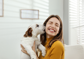 Žena sa túli so psom