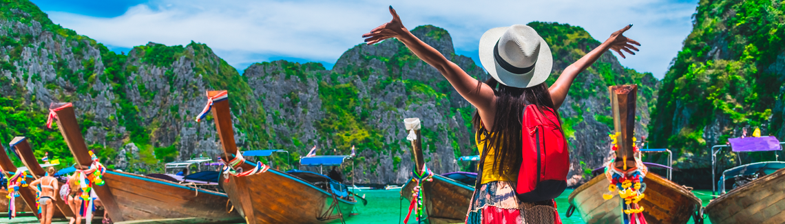 Cestovatelka na exotické dovolené