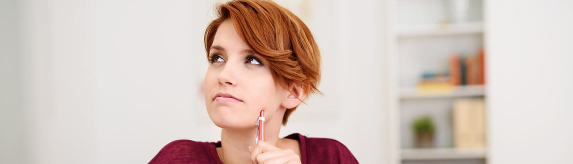 Přemýšlející žena