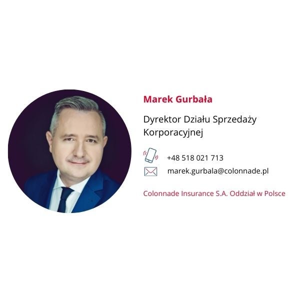 Mężczyzna w garniturze i krawacie