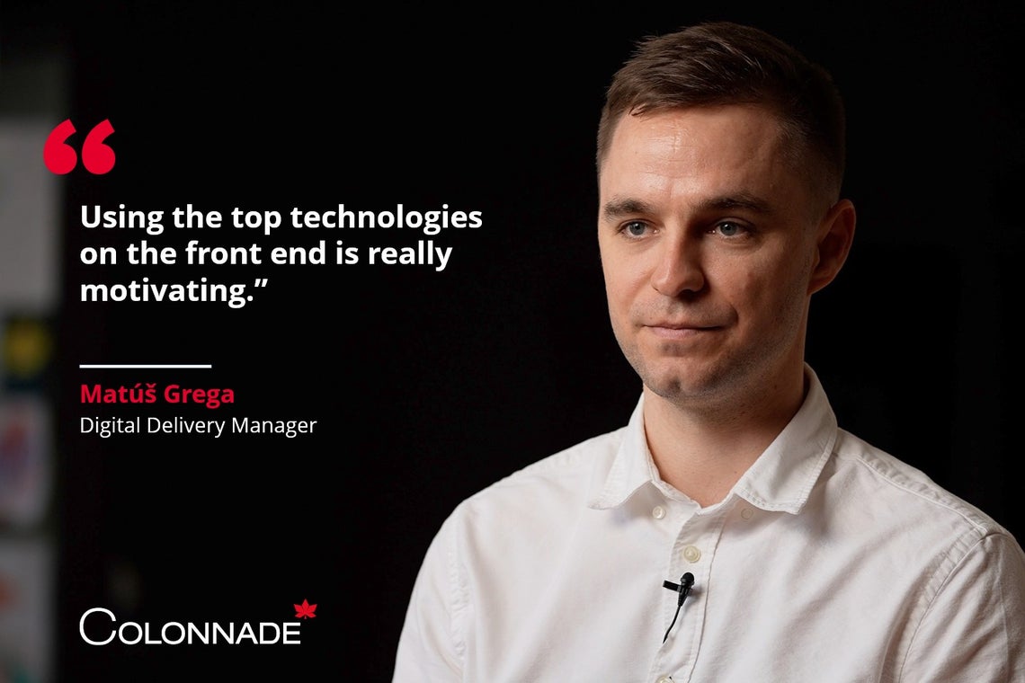 Muž v bielej košeli