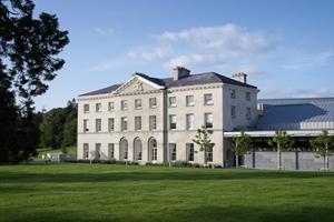 Farnham Estate Hotel exterior