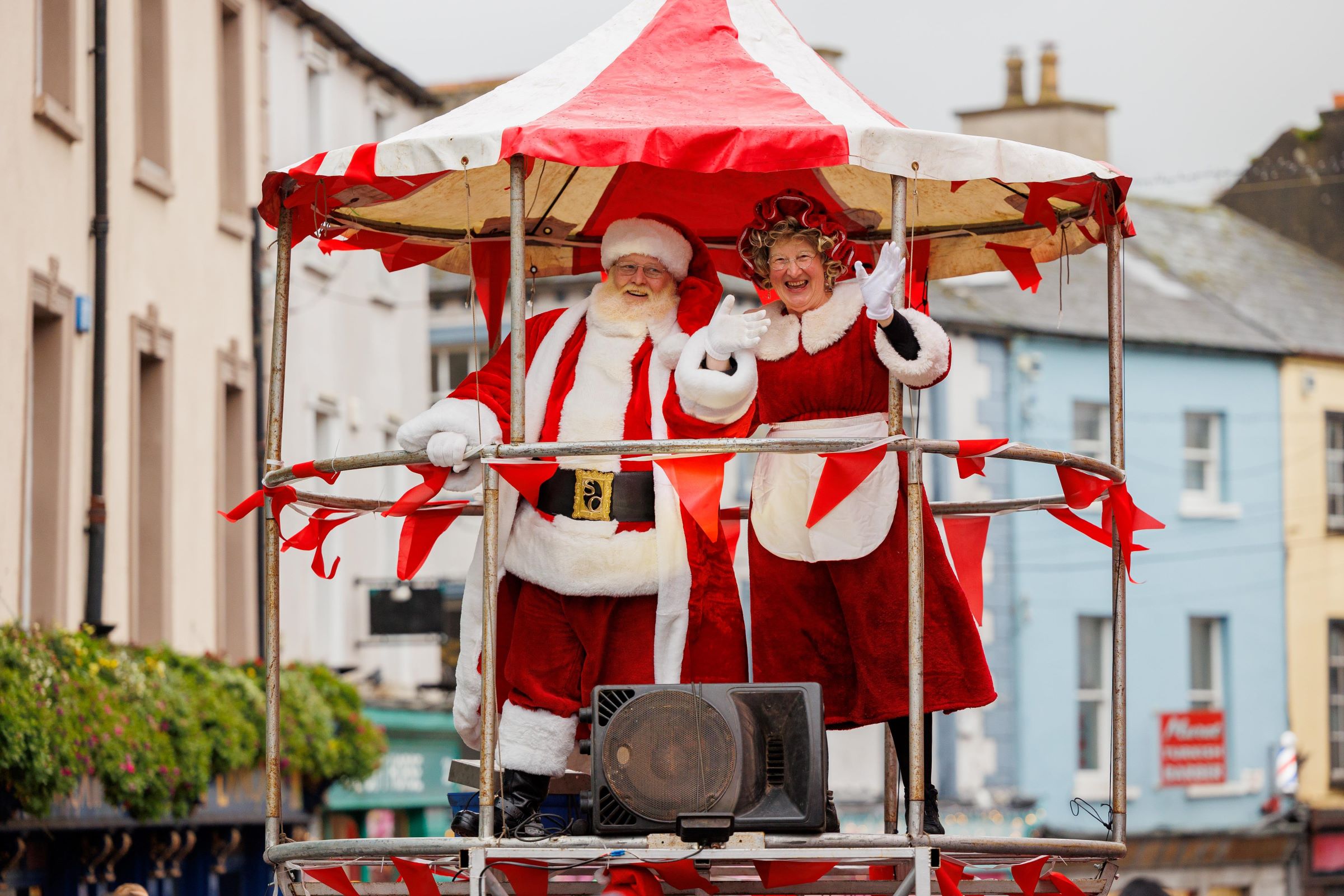 Santa and Mrs Claus journey through the streets of Kilkenny aboard and open top platform to launch Yulefest Kilkenny. Photo: Yulefest Kilkenny - Dylan Vaughan