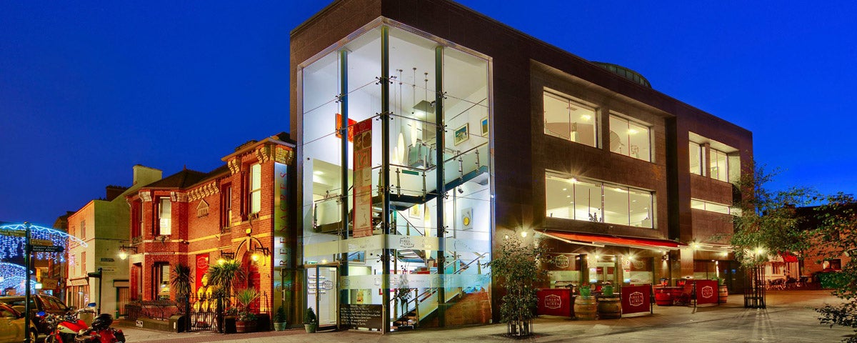 Exterior of Green Acres Restaurant