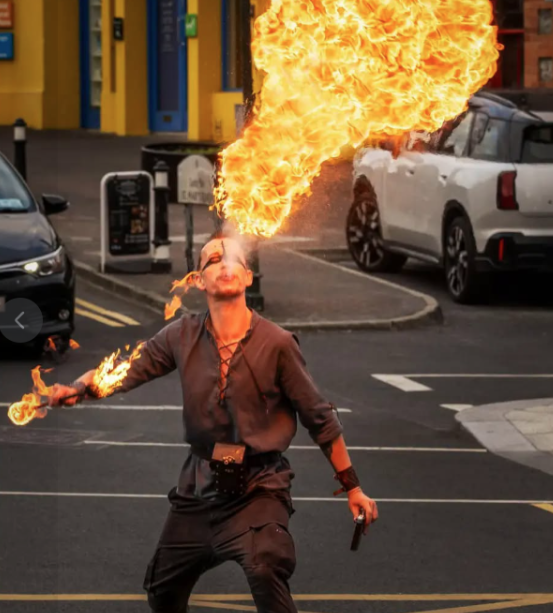 As dusk descends on Athlone, the veil between worlds begins to fade. When the Veil Thins is a spectacular street theatre procession inspired by the ancient traditions of Samhain.