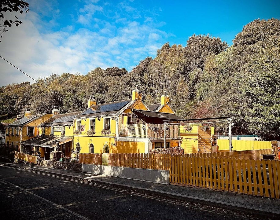 An exterior view of Wright's Anglers Rest bar and restaurant