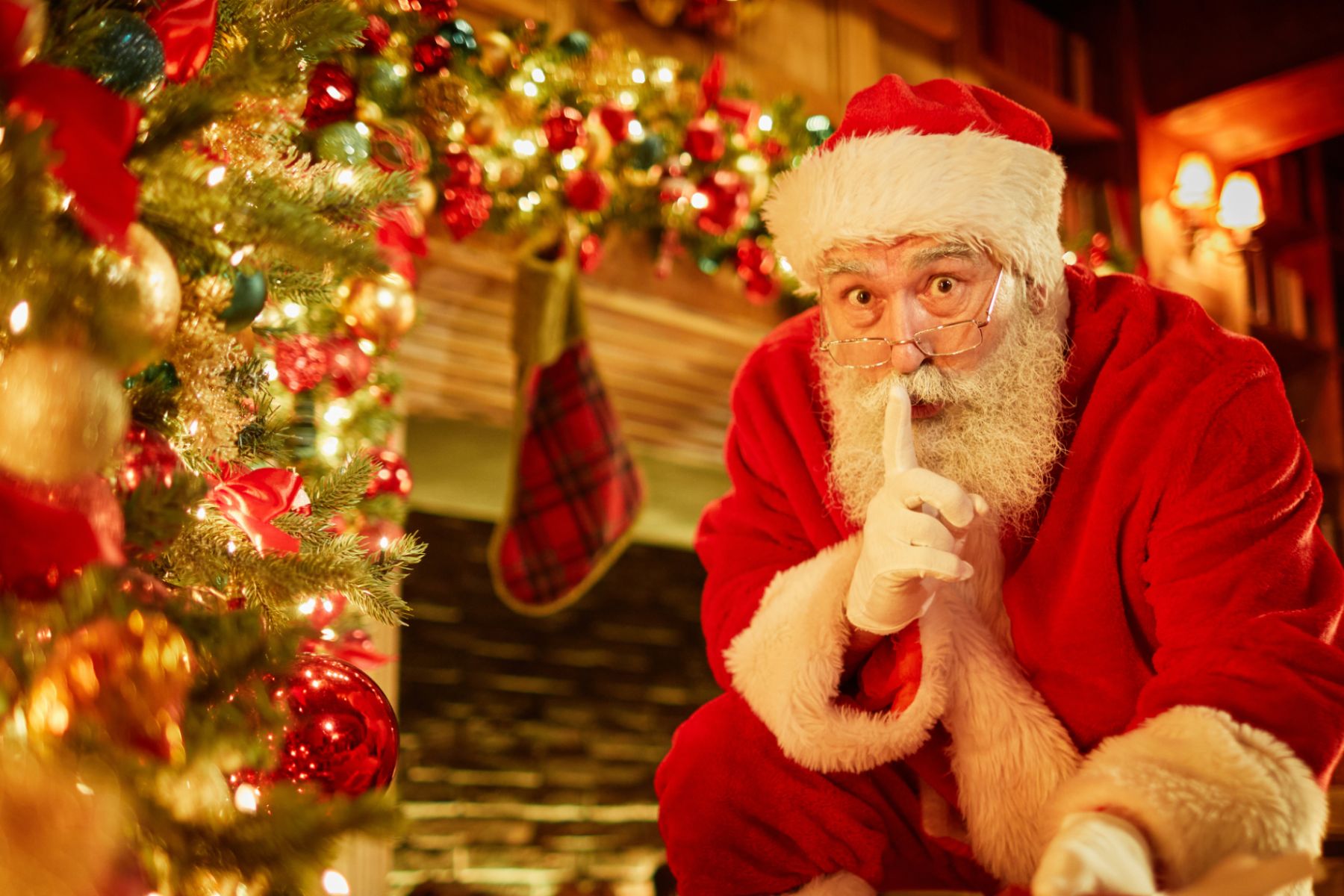 After passport control, you will be one step closer to meeting Santa Claus! Walk through The North Pole and search for Santa’s Grotto.