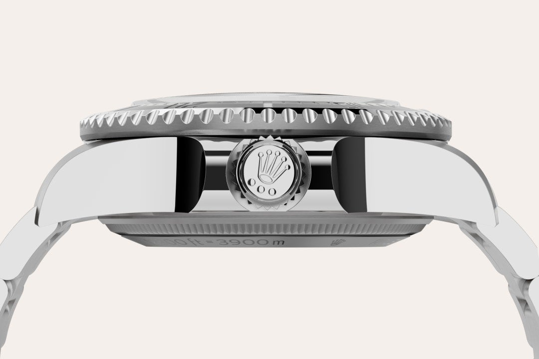 Rolex Deepsea 44 in Oyster, 44 mm, Oystersteel with a Intense black dial and Oyster, three-piece solid links bracelet