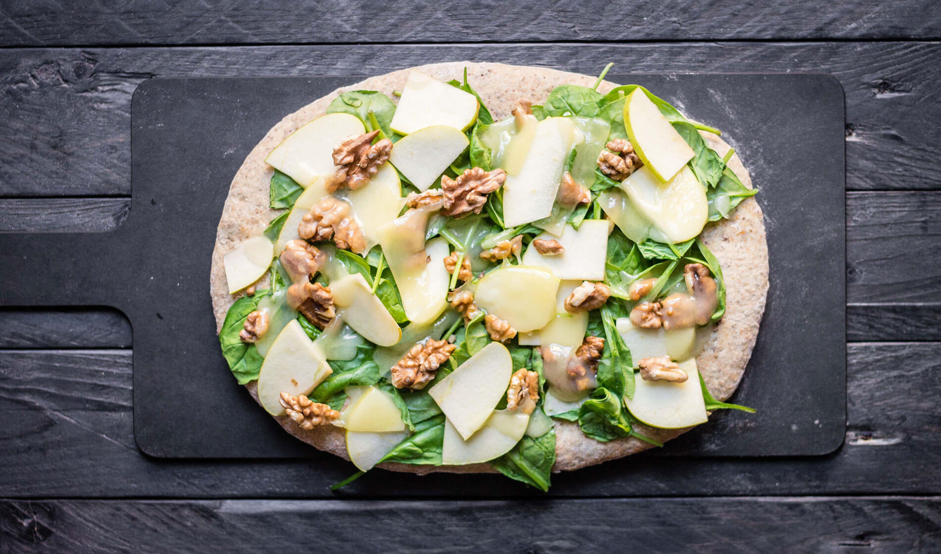 fladenbrot-mit-kaese-apel-und-spinat